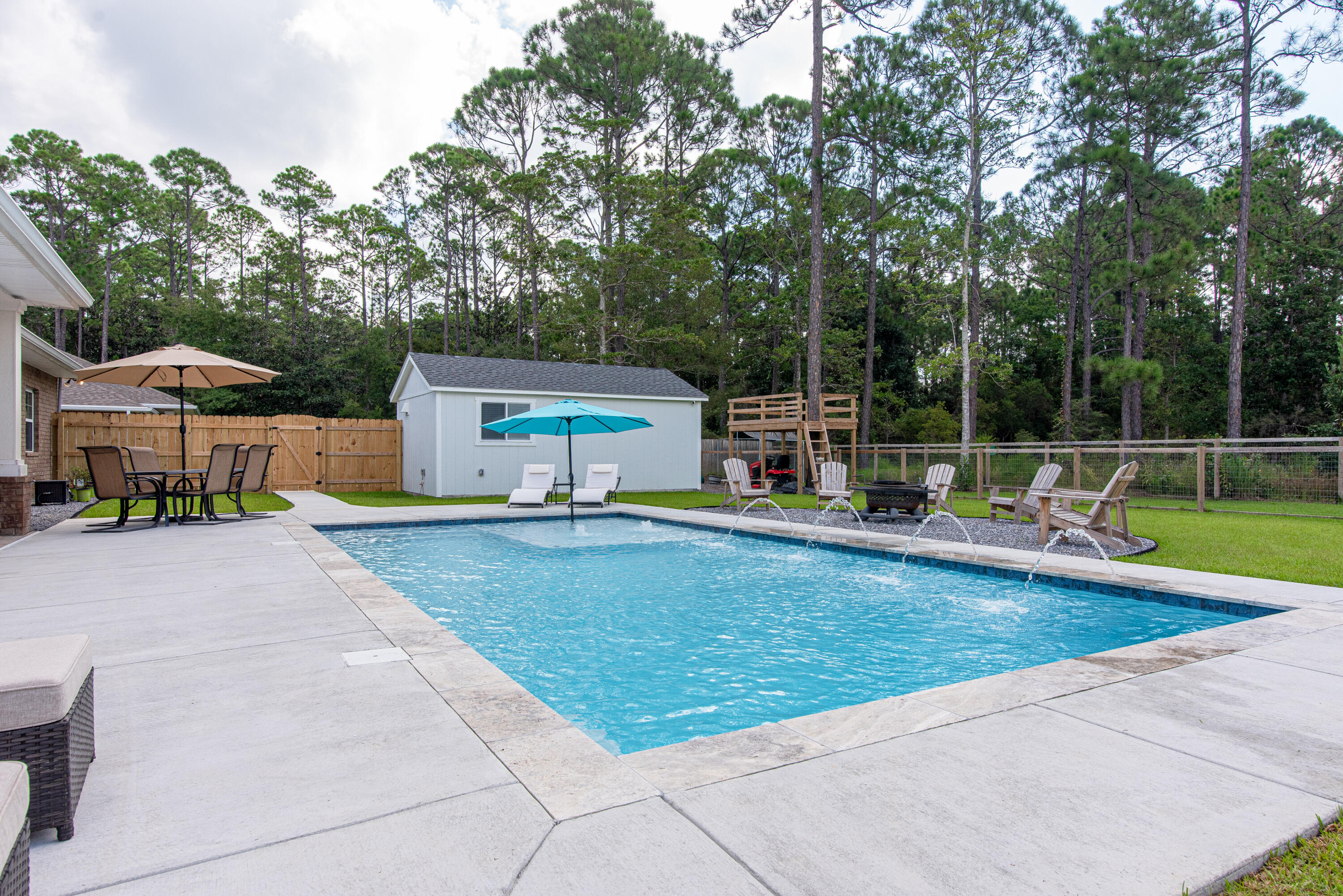 SHADOW LAKES - Residential