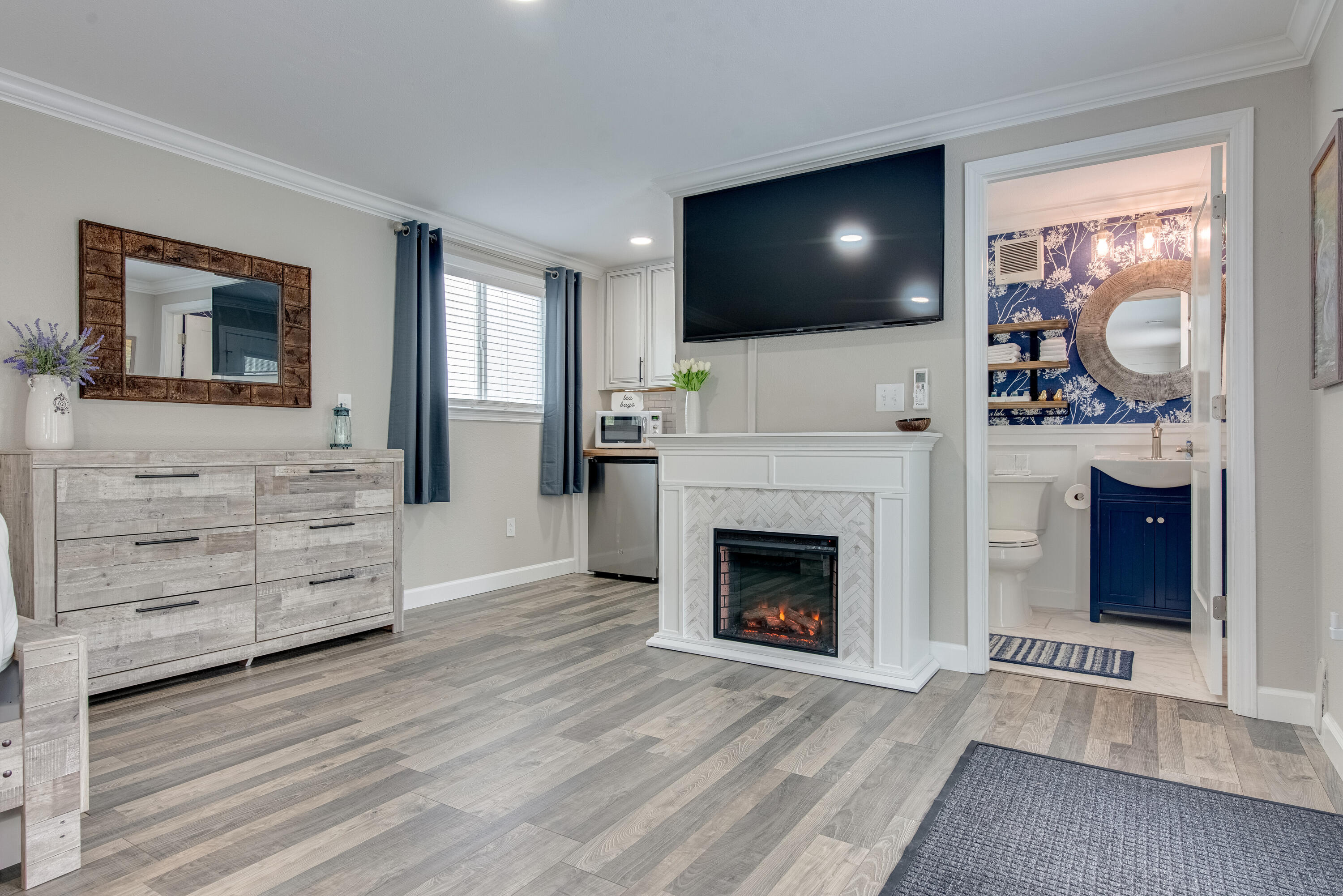 SHADOW LAKES - Residential