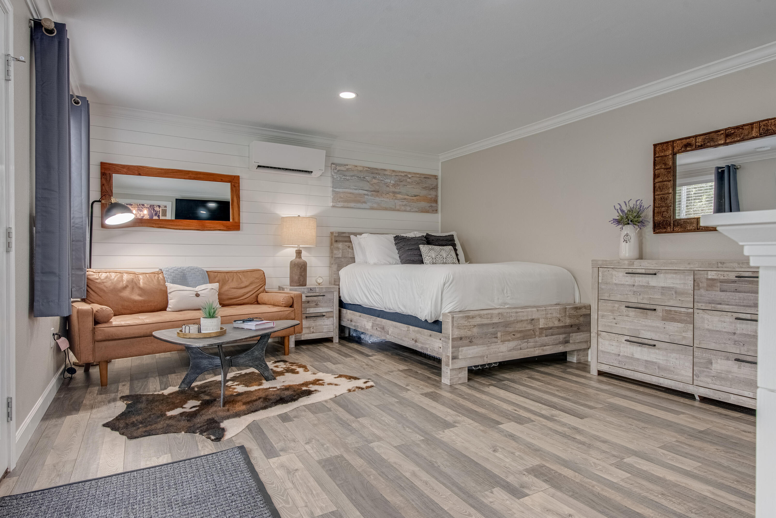 SHADOW LAKES - Residential
