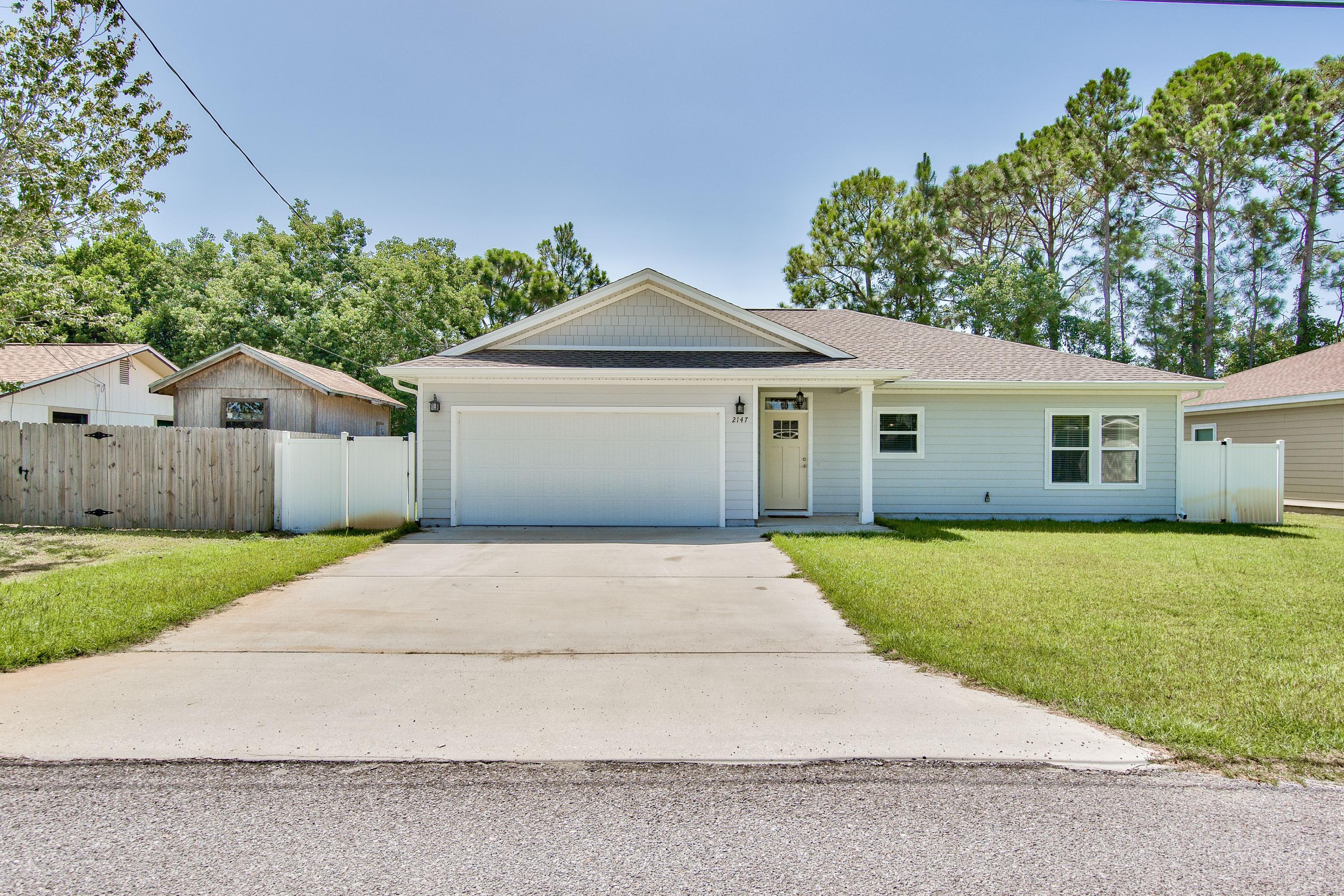 CRESCENT SHORES - Residential