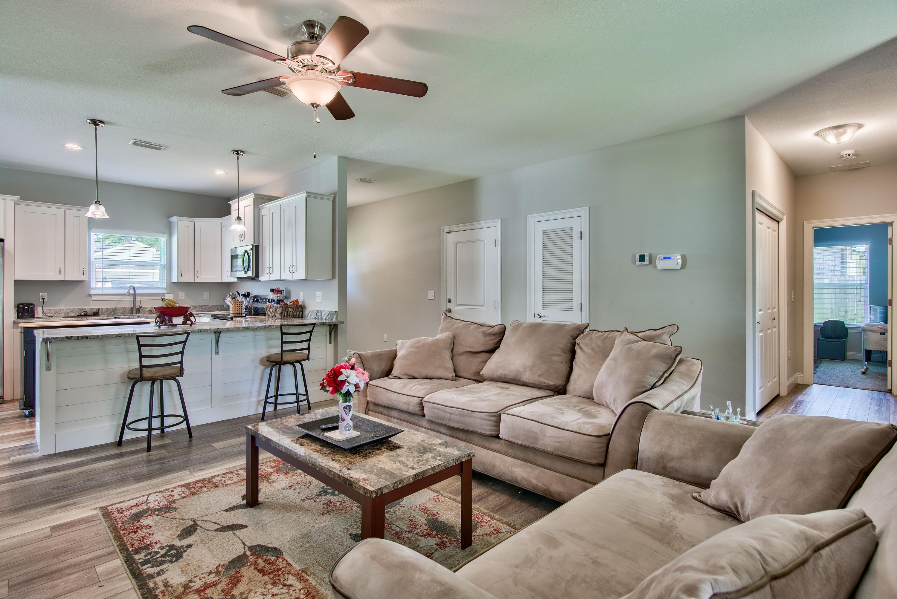 CRESCENT SHORES - Residential