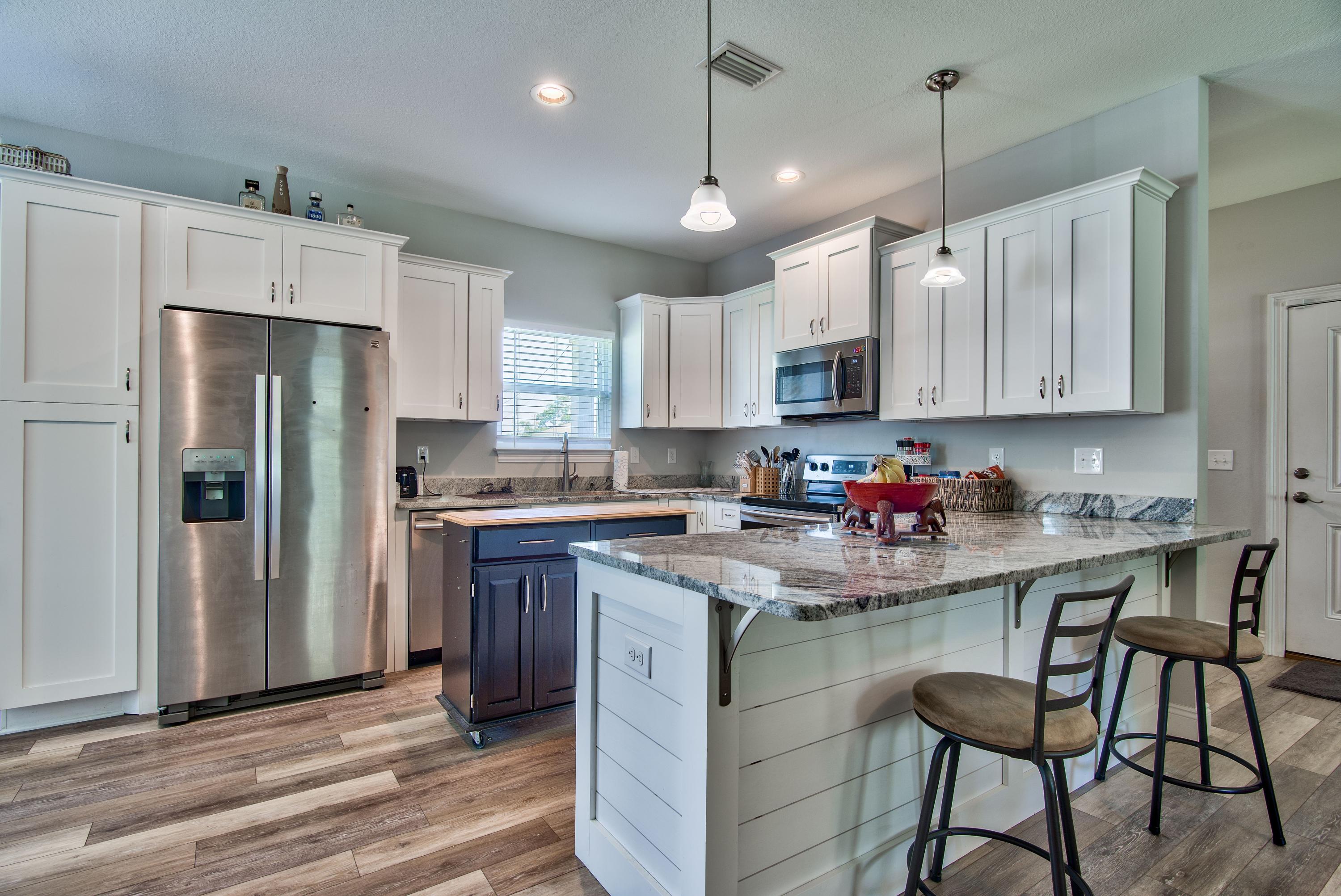 CRESCENT SHORES - Residential