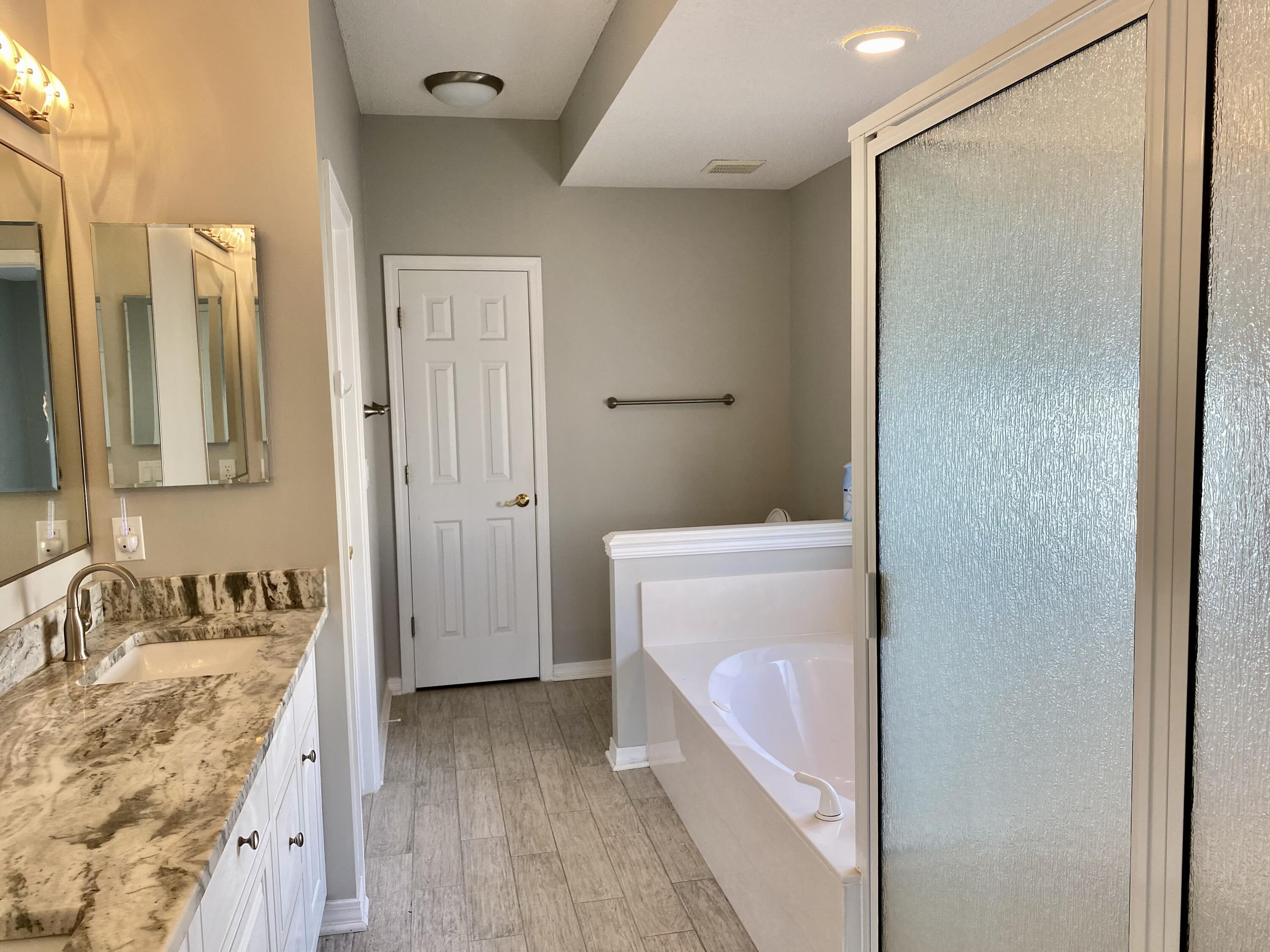 INDIAN LAKE - Residential Lease