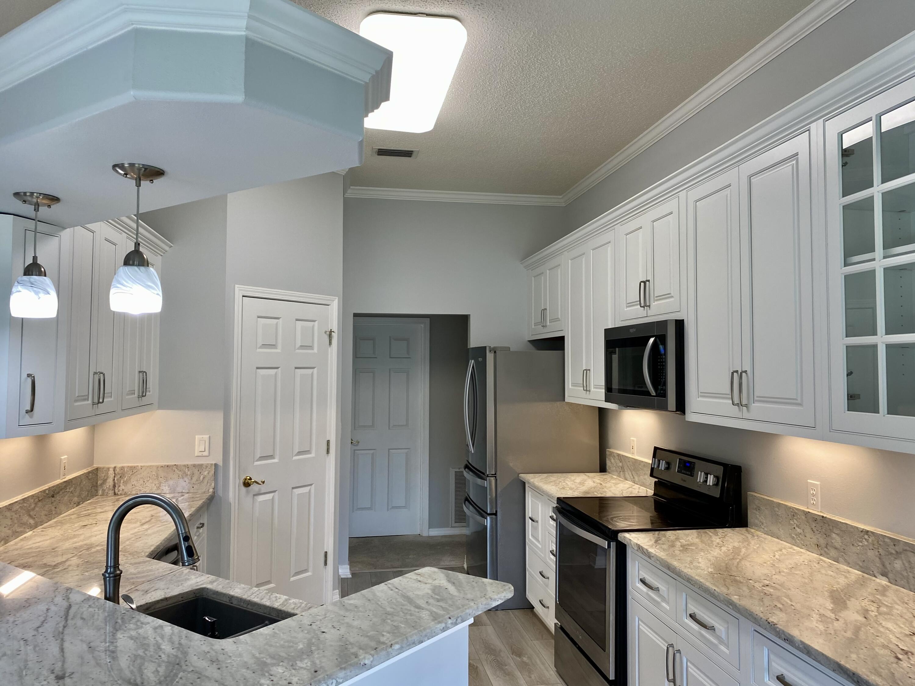 INDIAN LAKE - Residential Lease