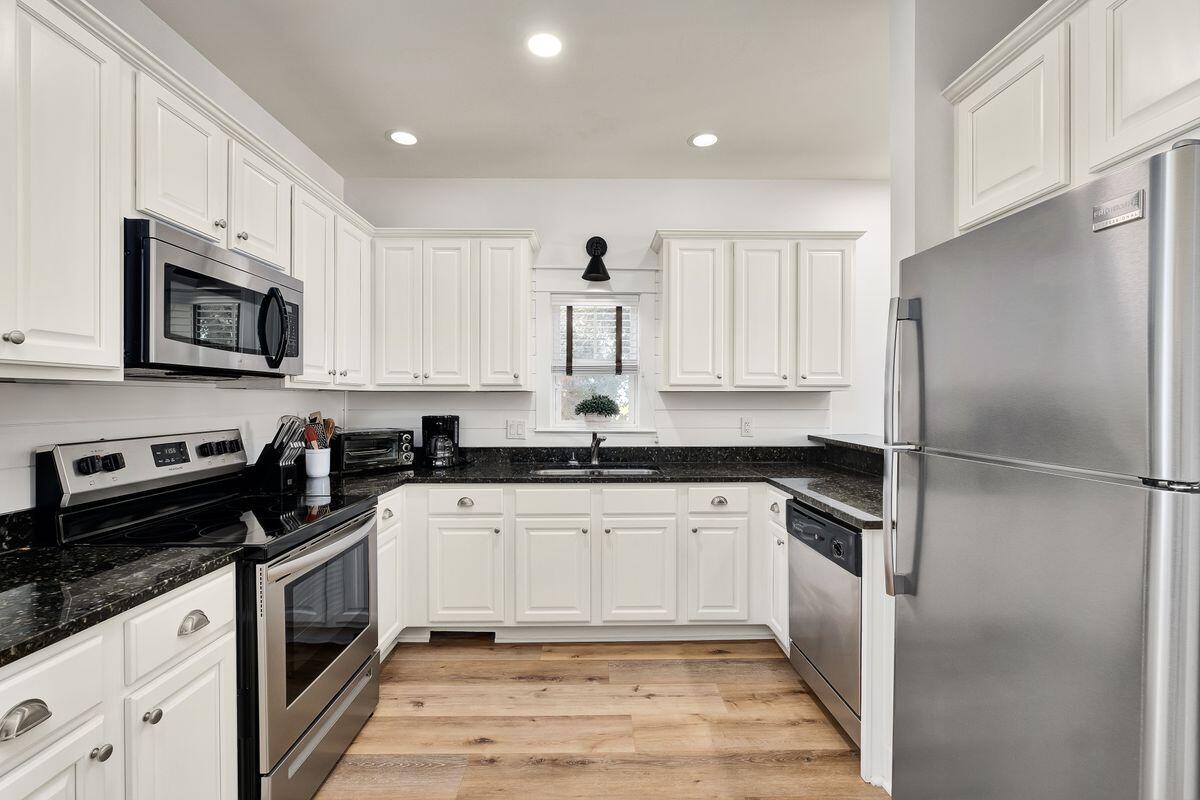 SATINWOOD PLACE - Residential