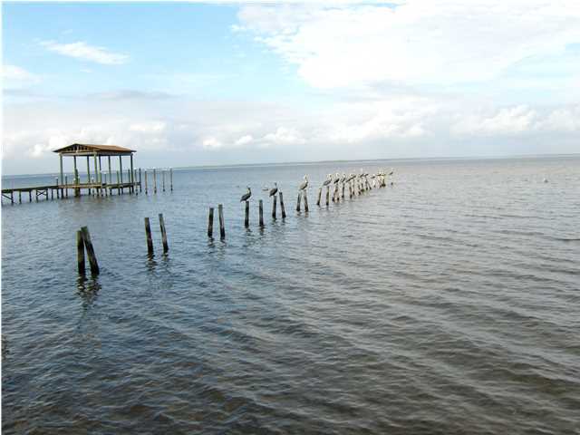 WHISPERING PINES - Land