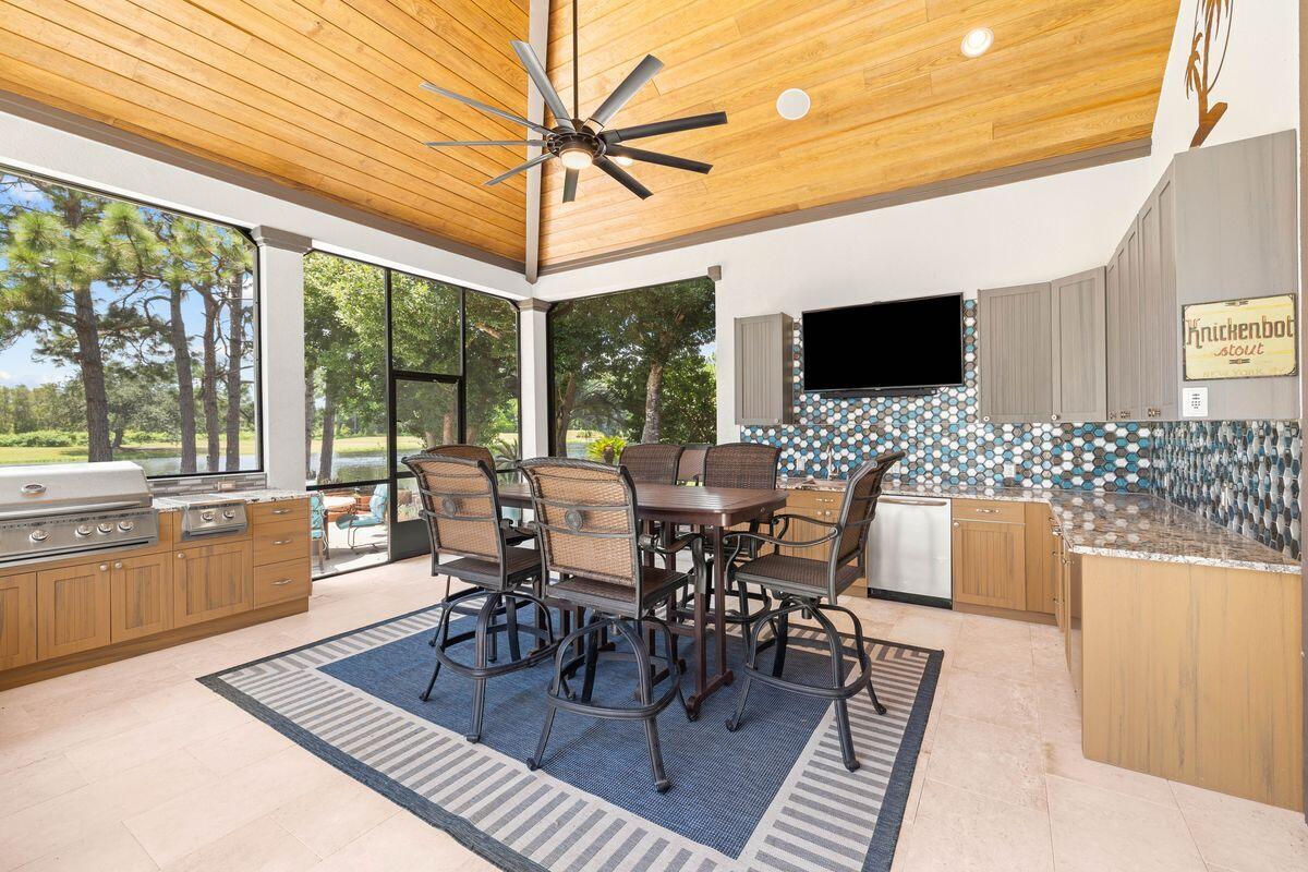 REGATTA BAY - Residential