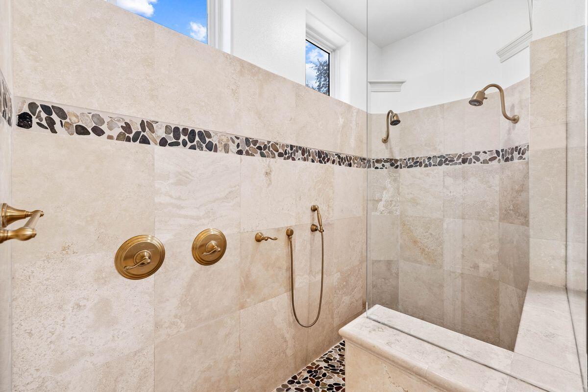 REGATTA BAY - Residential