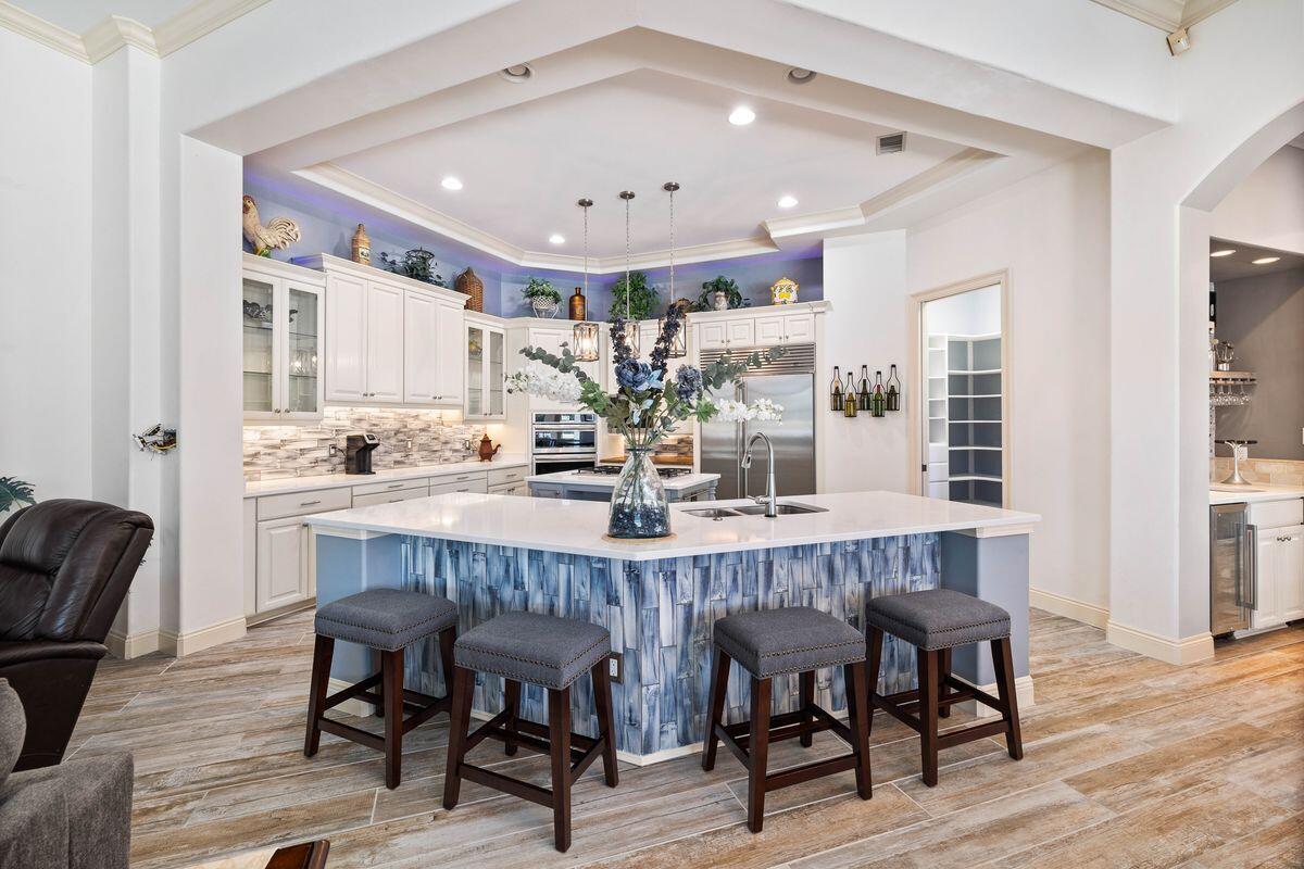 REGATTA BAY - Residential