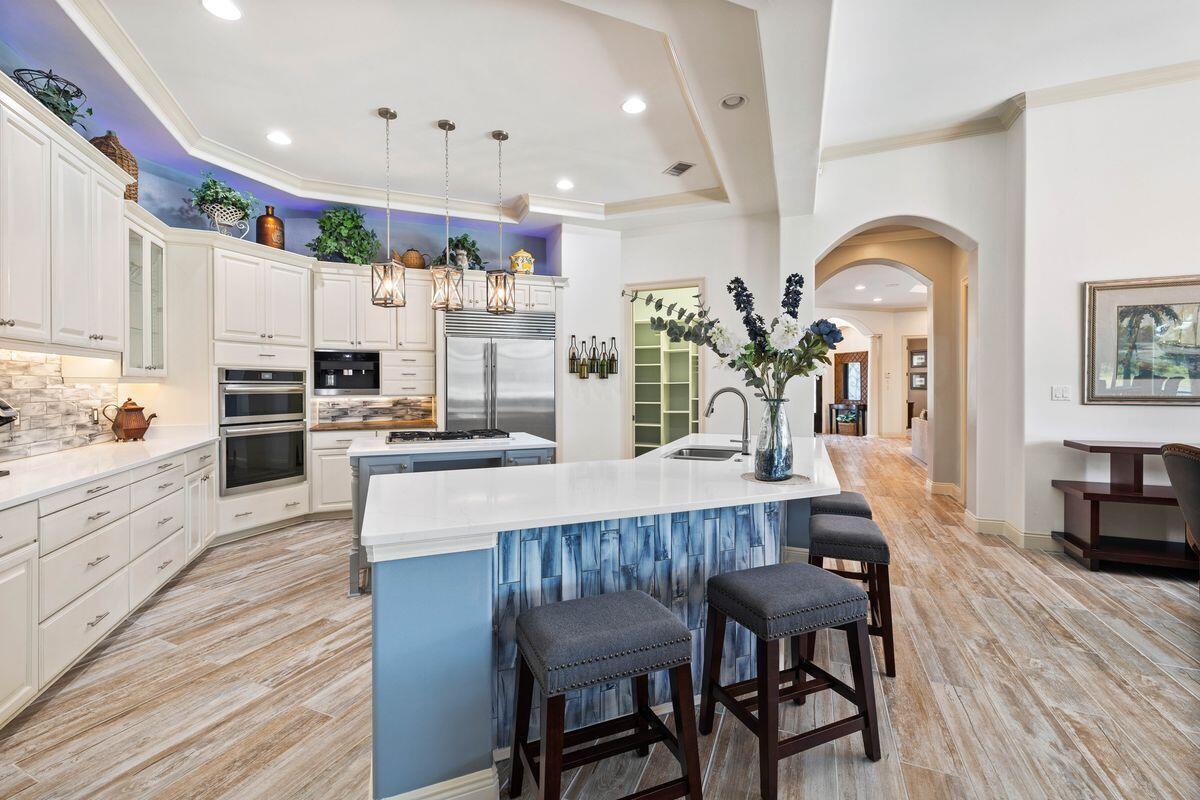 REGATTA BAY - Residential