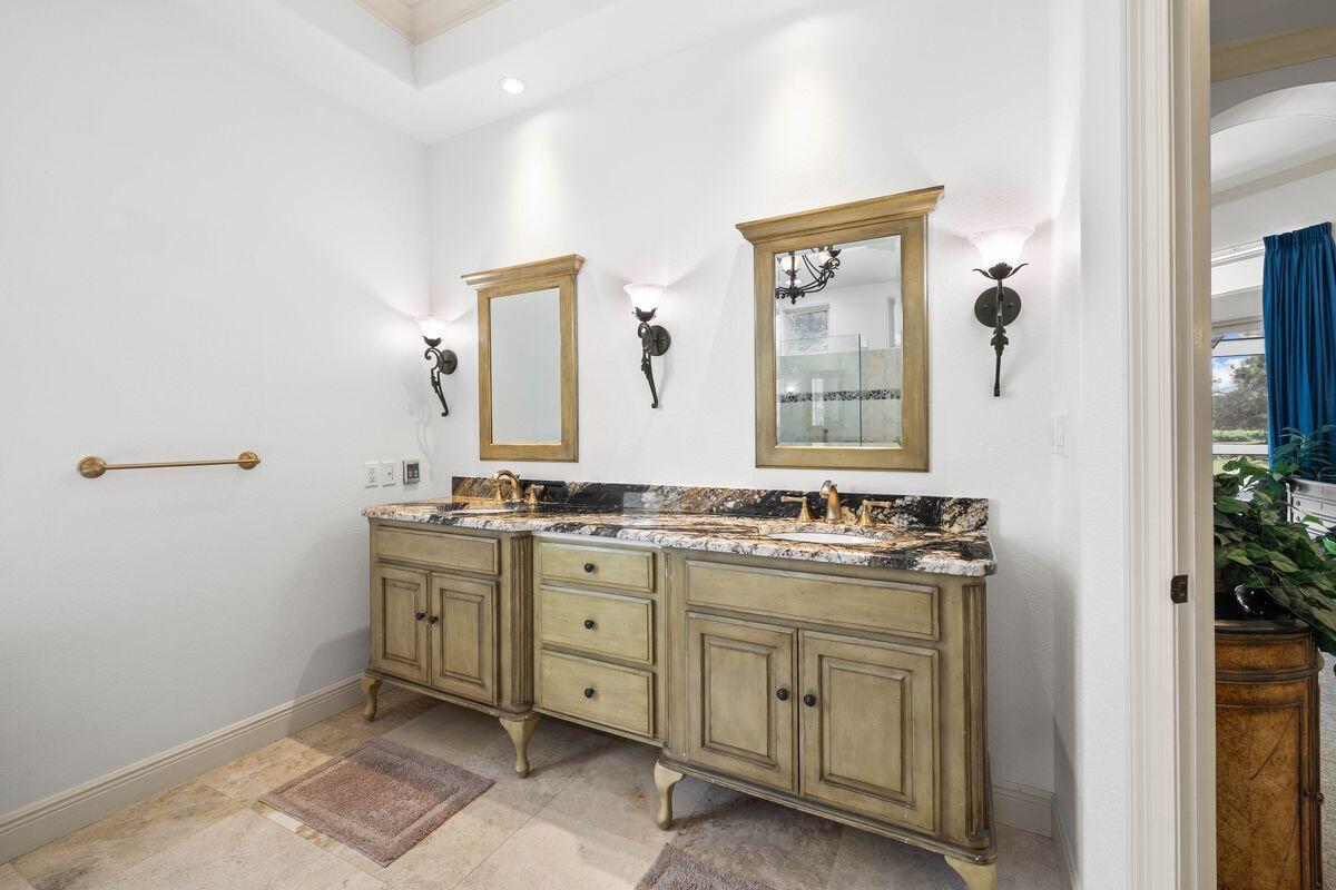 REGATTA BAY - Residential