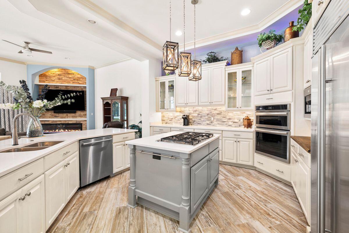 REGATTA BAY - Residential