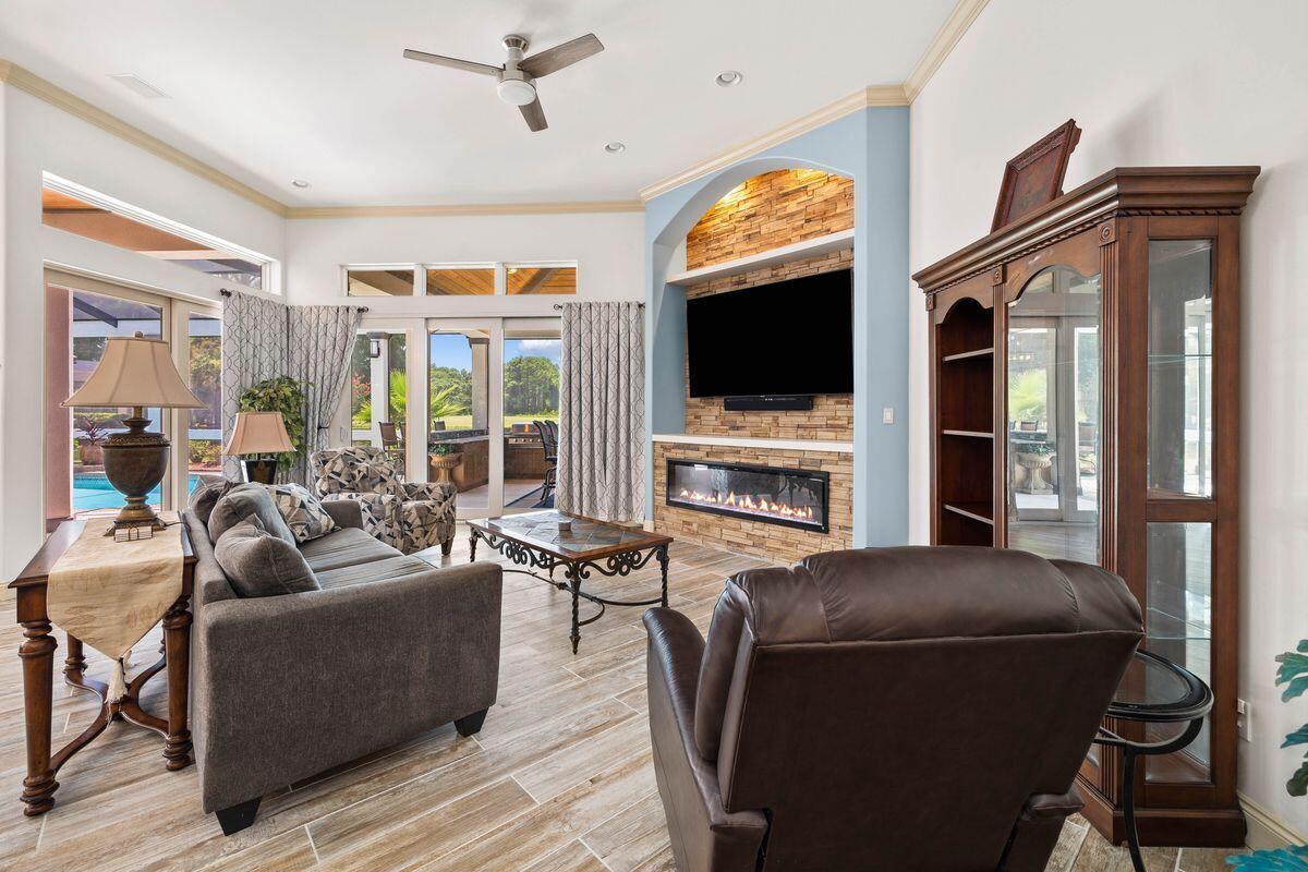 REGATTA BAY - Residential