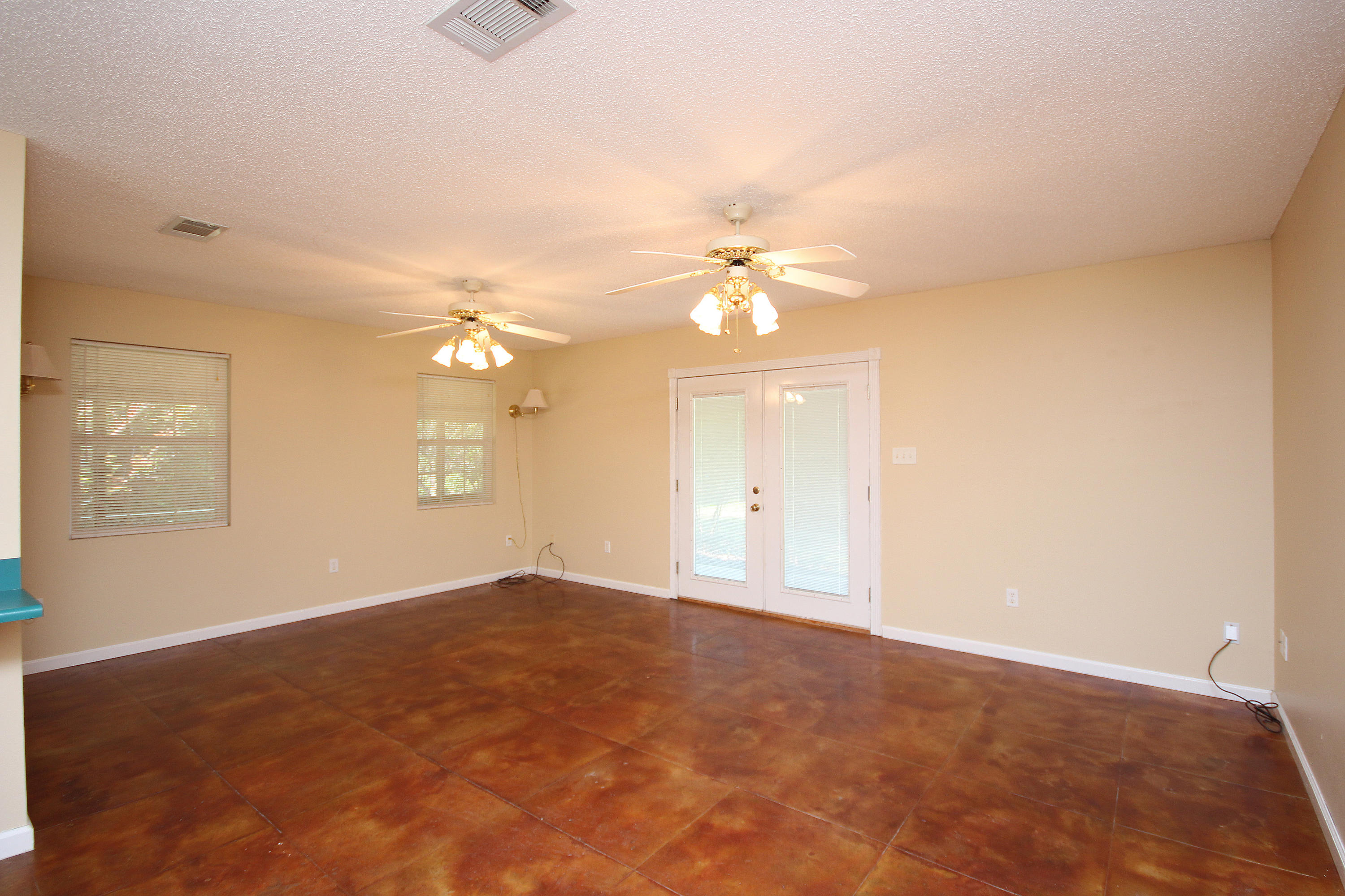 FLORIDALE BEACH - Residential