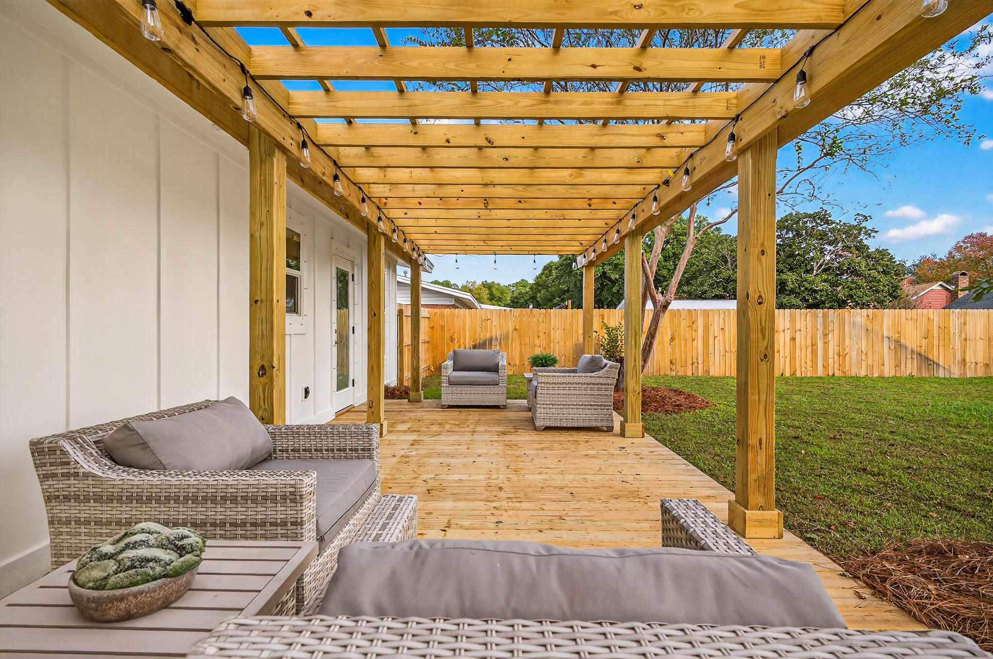 MARY ESTHER - Residential