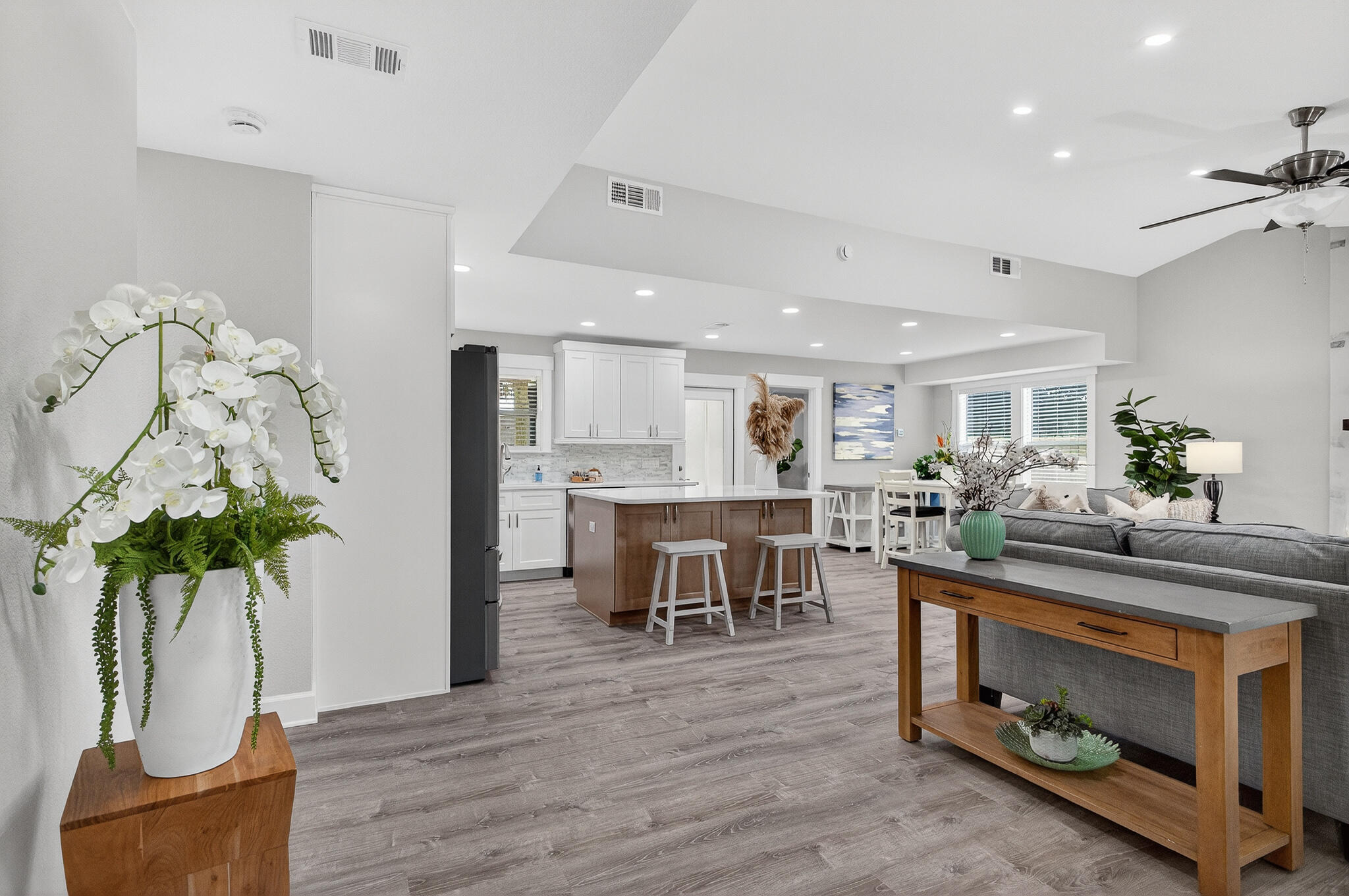 MARY ESTHER - Residential