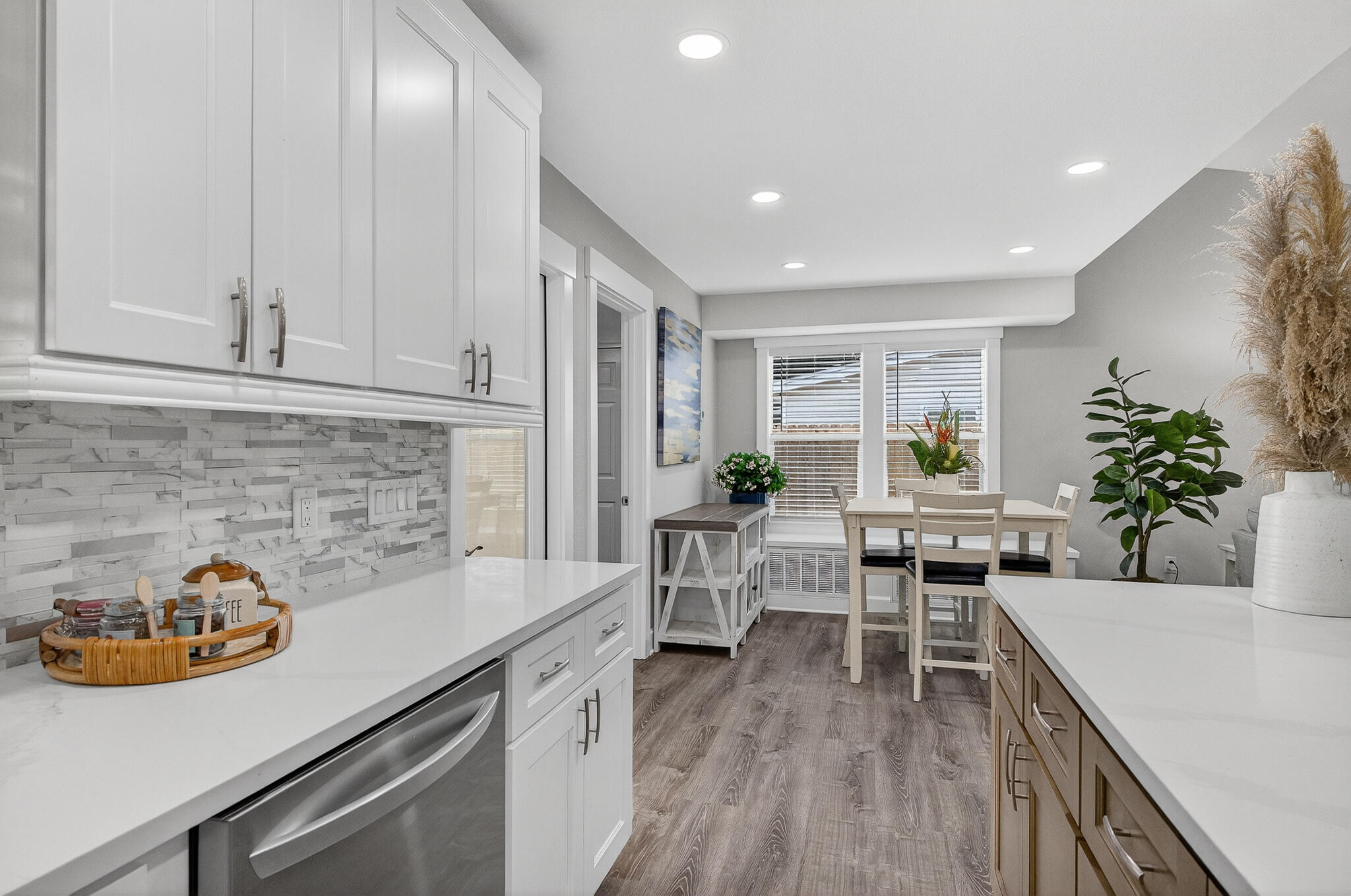 MARY ESTHER - Residential