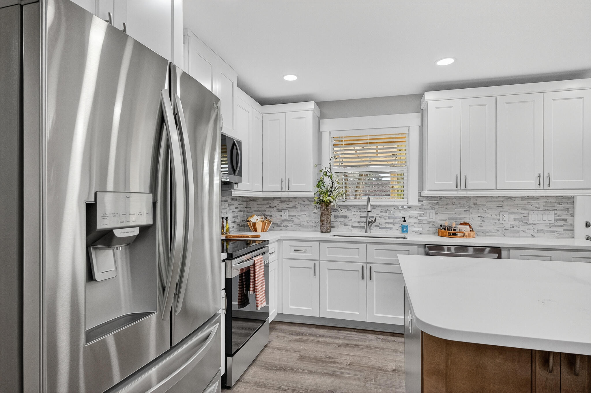 MARY ESTHER - Residential