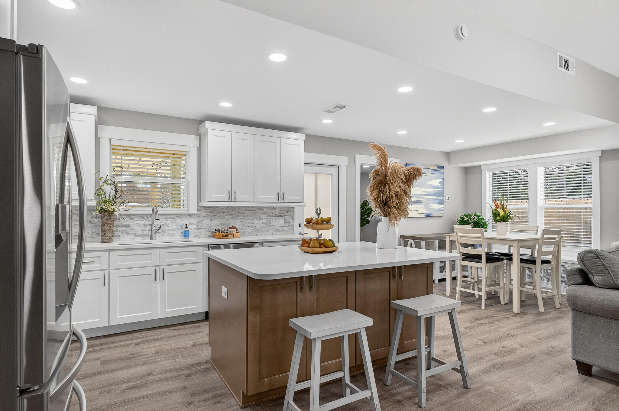 MARY ESTHER - Residential