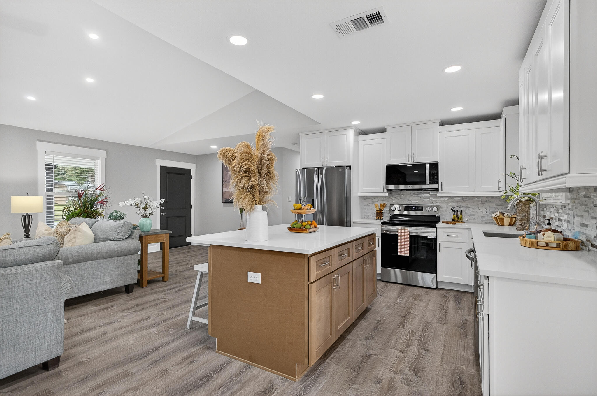 MARY ESTHER - Residential