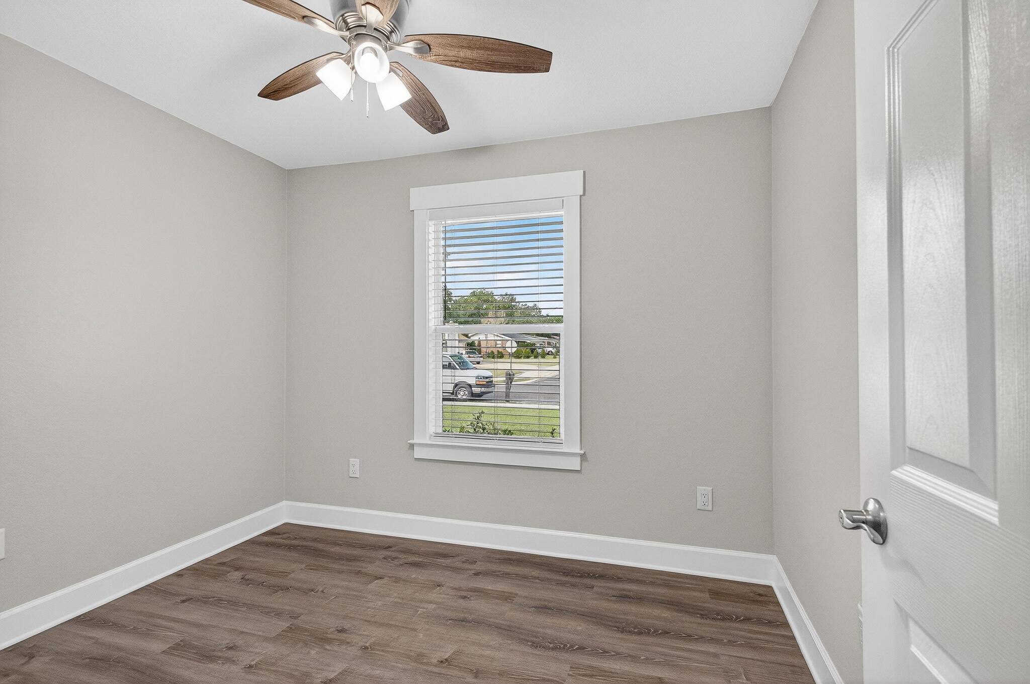 MARY ESTHER - Residential