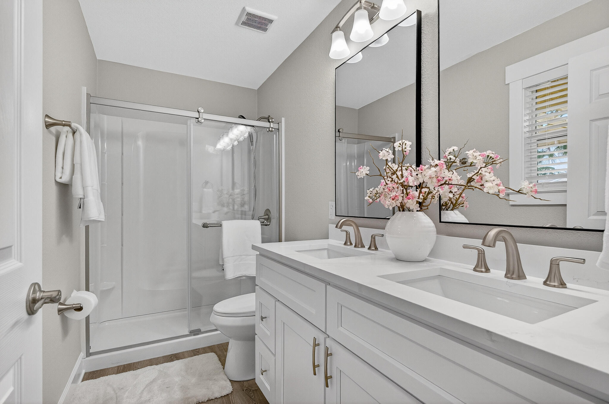 MARY ESTHER - Residential