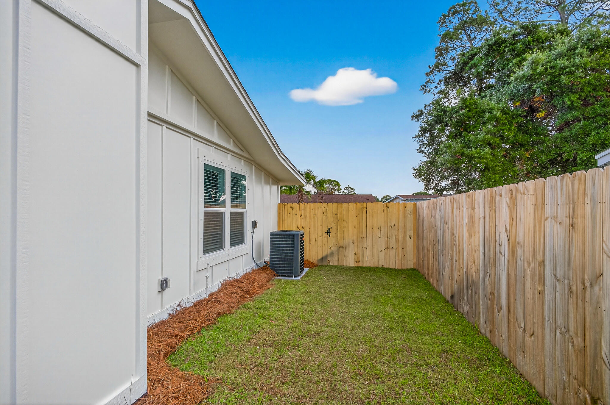 MARY ESTHER - Residential