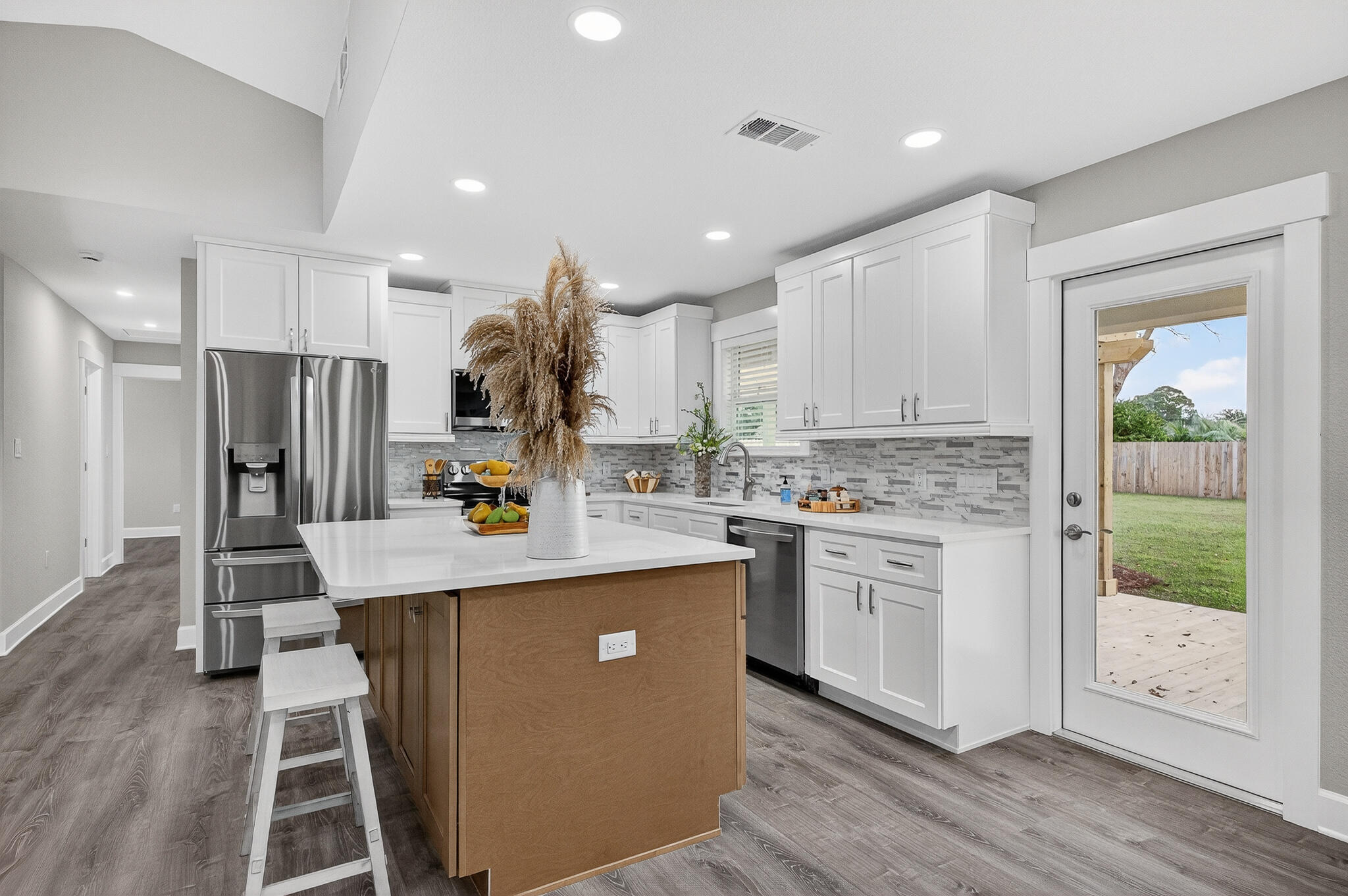 MARY ESTHER - Residential