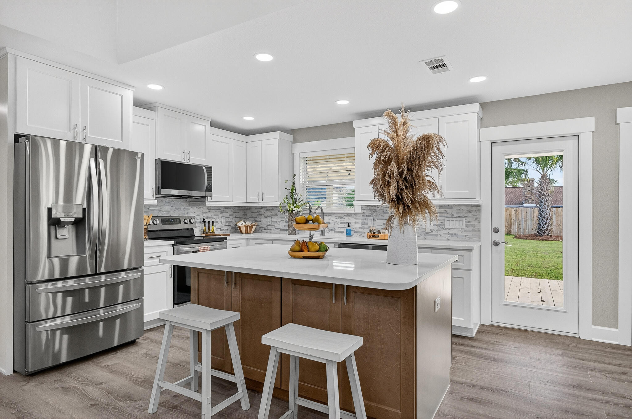 MARY ESTHER - Residential