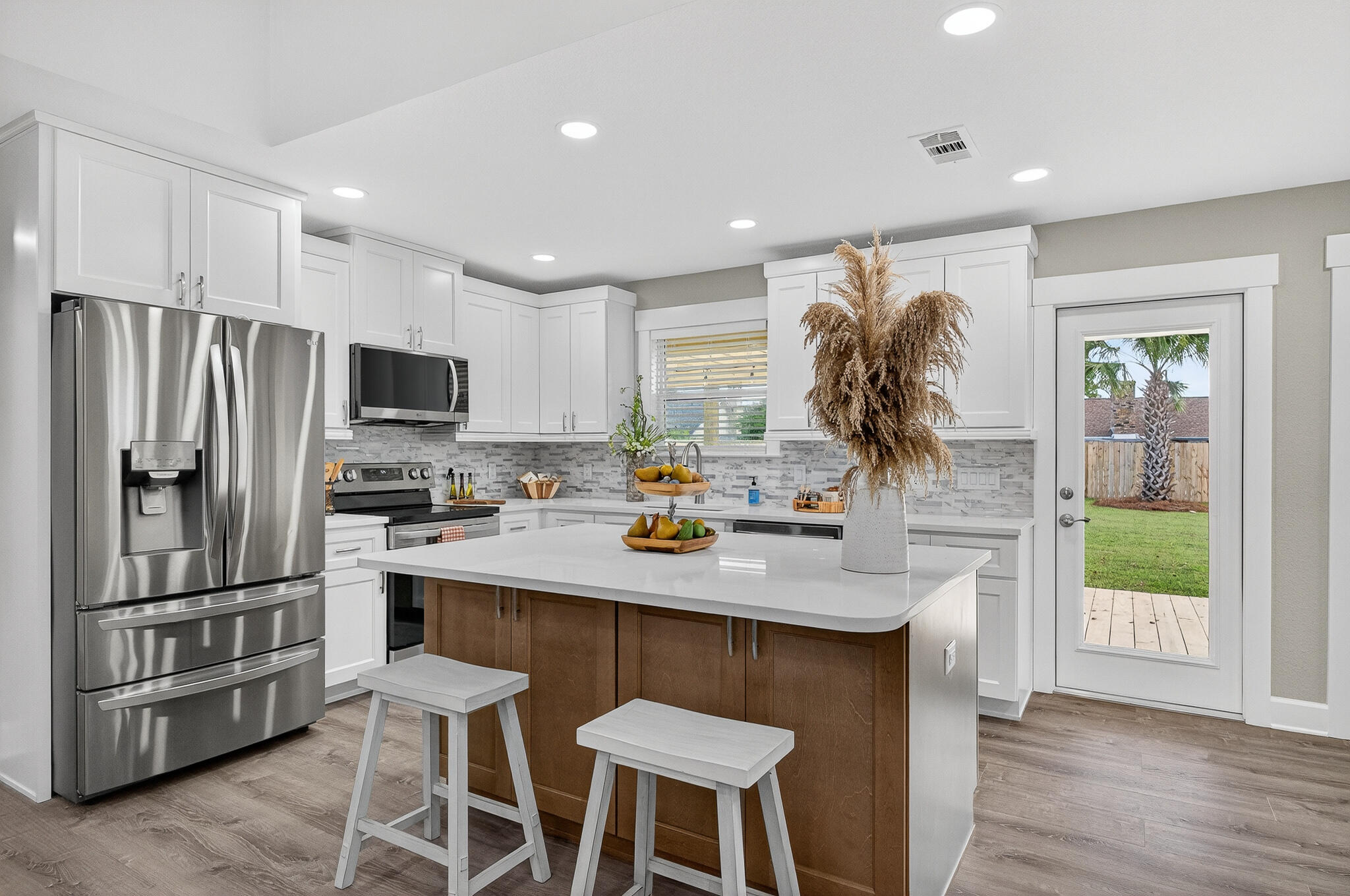 MARY ESTHER - Residential