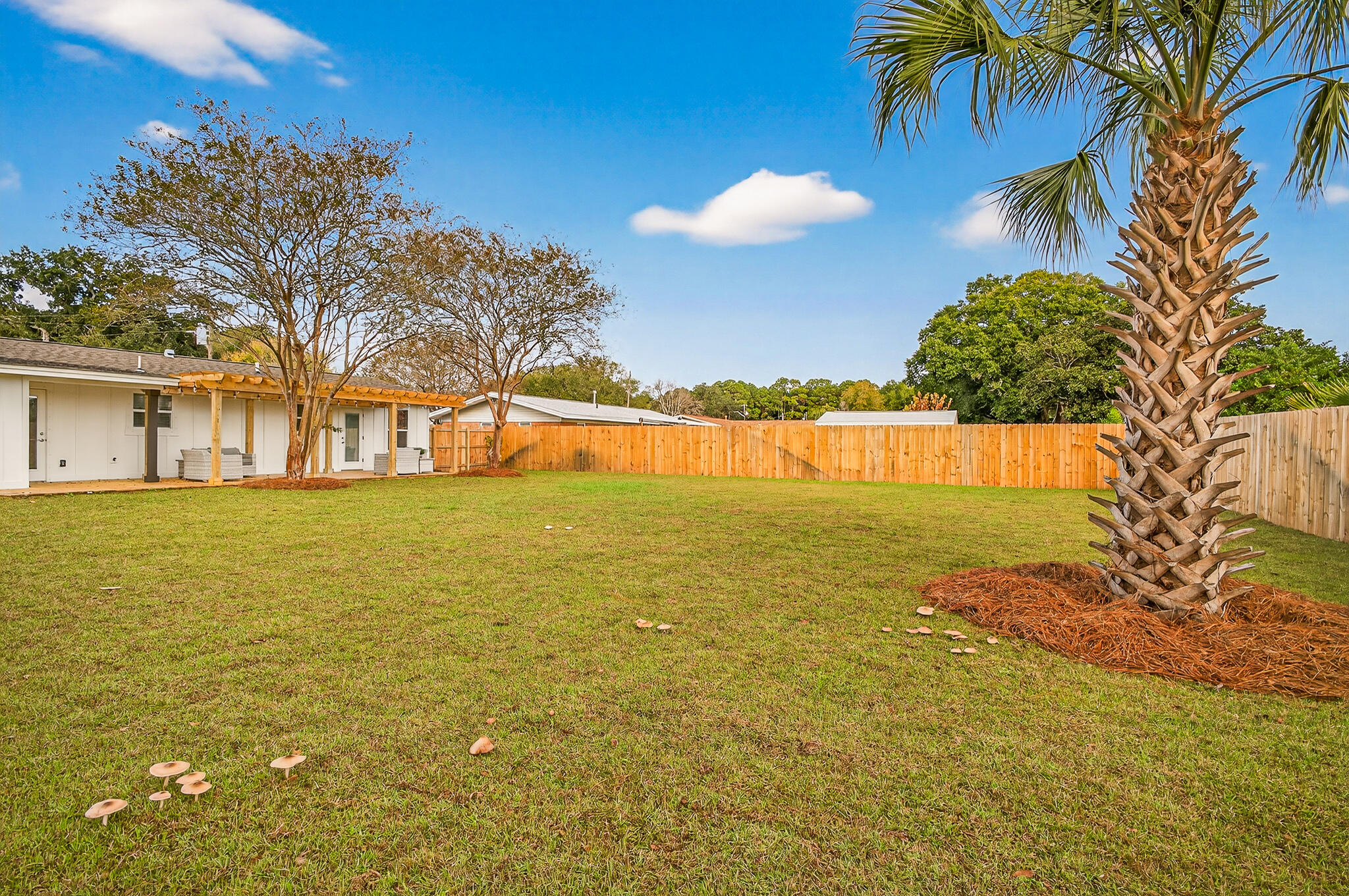 MARY ESTHER - Residential