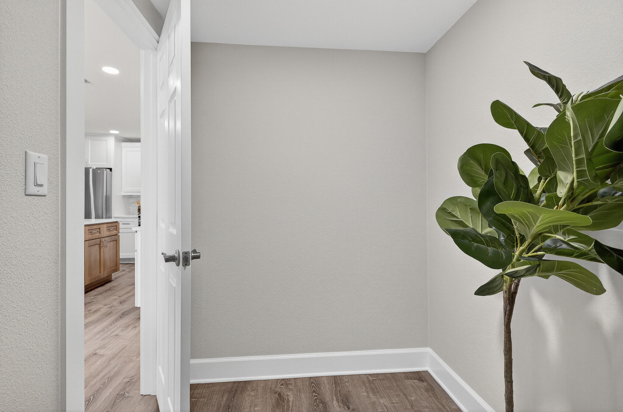 MARY ESTHER - Residential