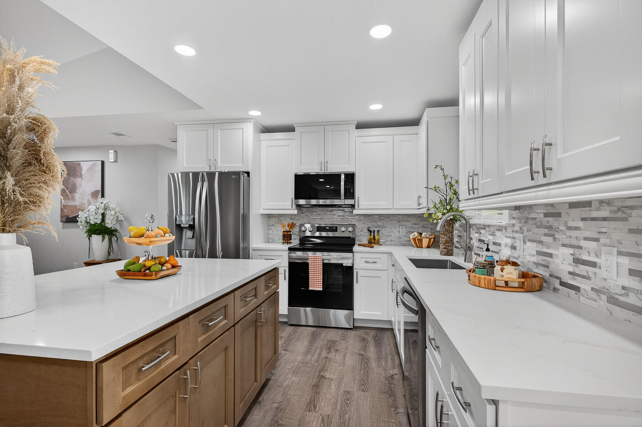 MARY ESTHER - Residential