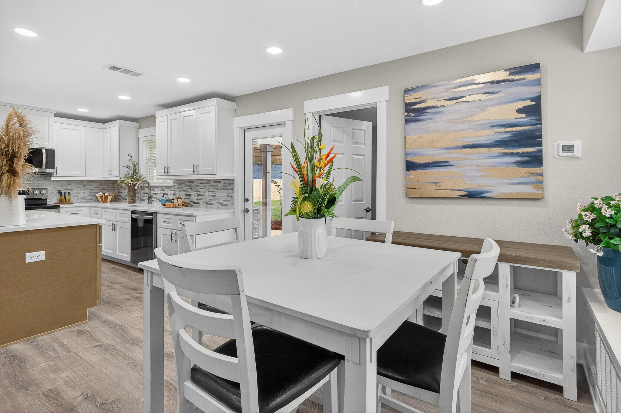 MARY ESTHER - Residential