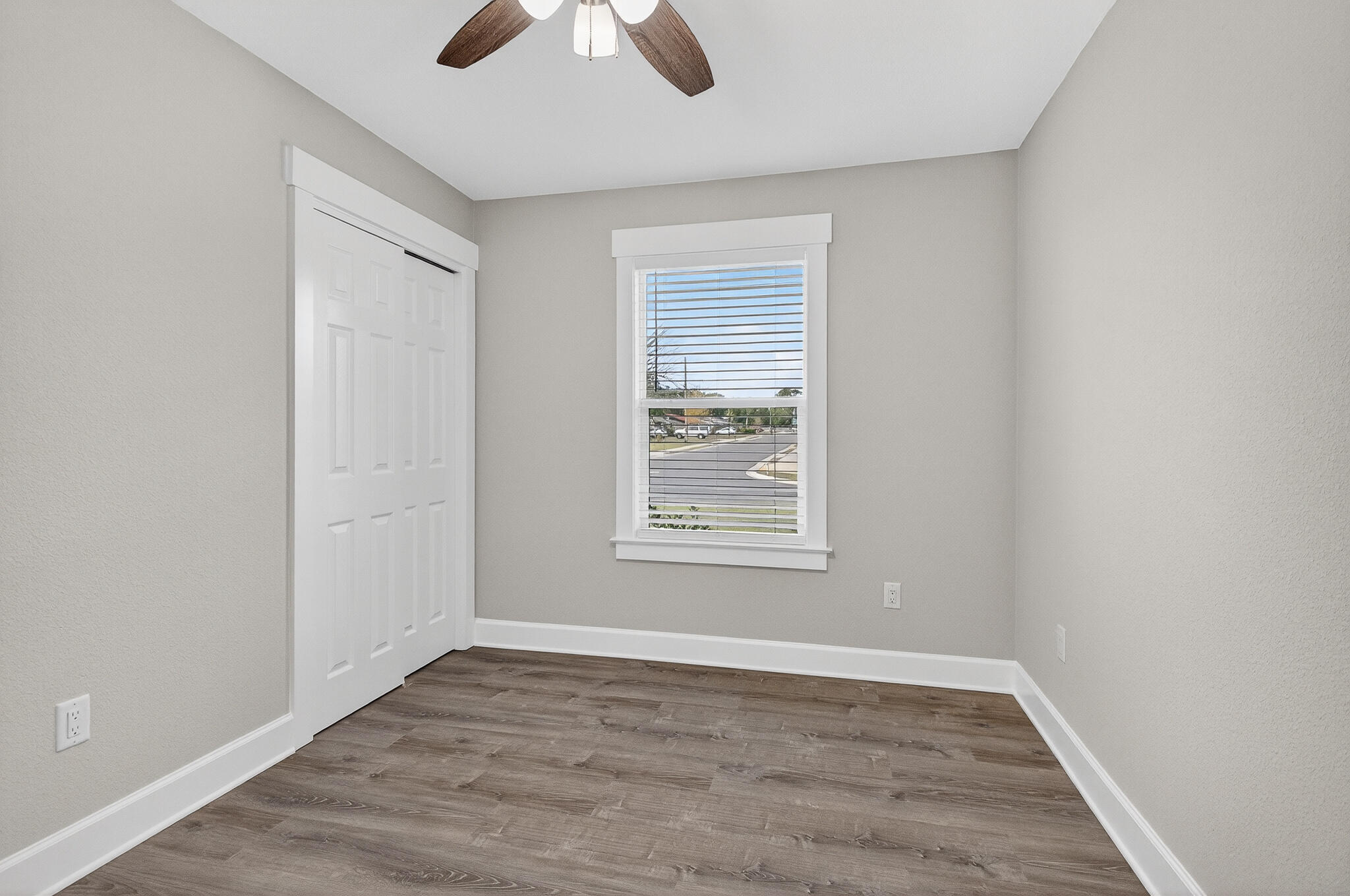 MARY ESTHER - Residential