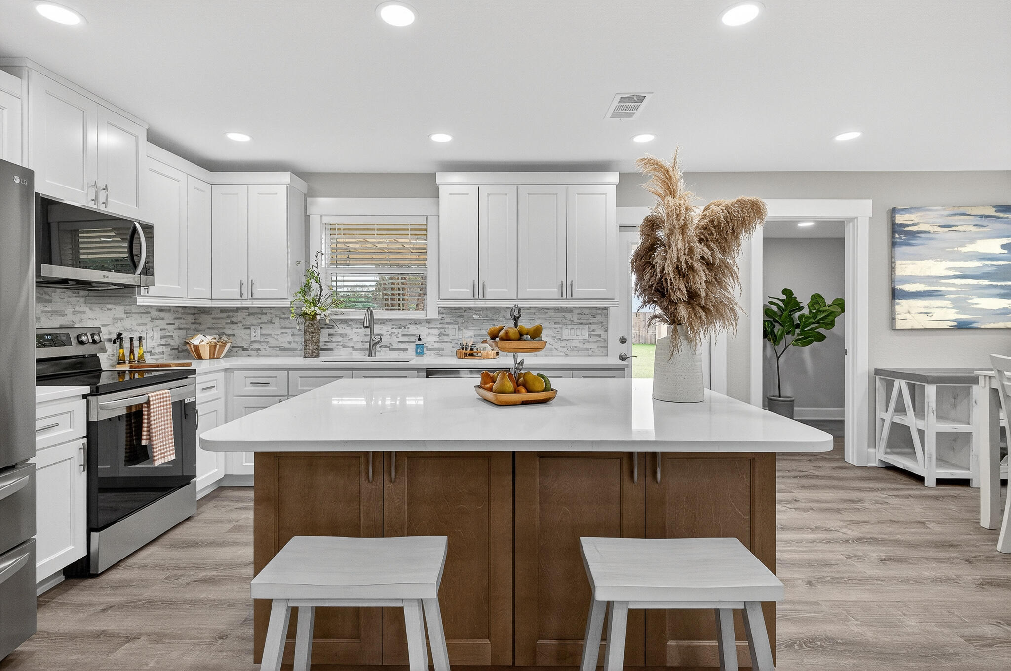 MARY ESTHER - Residential