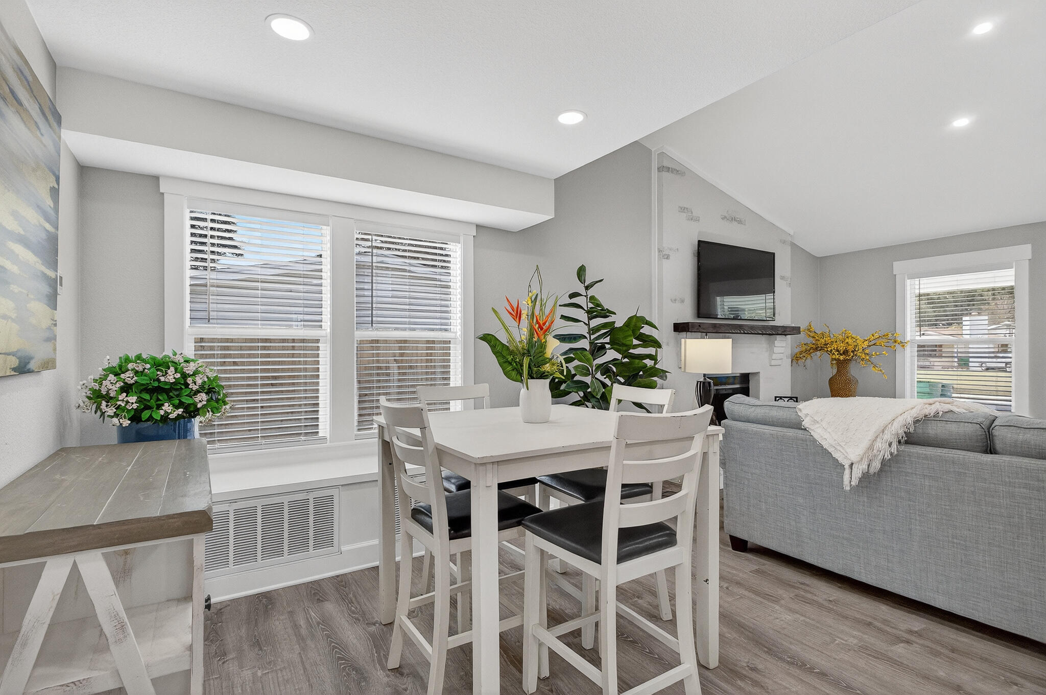 MARY ESTHER - Residential