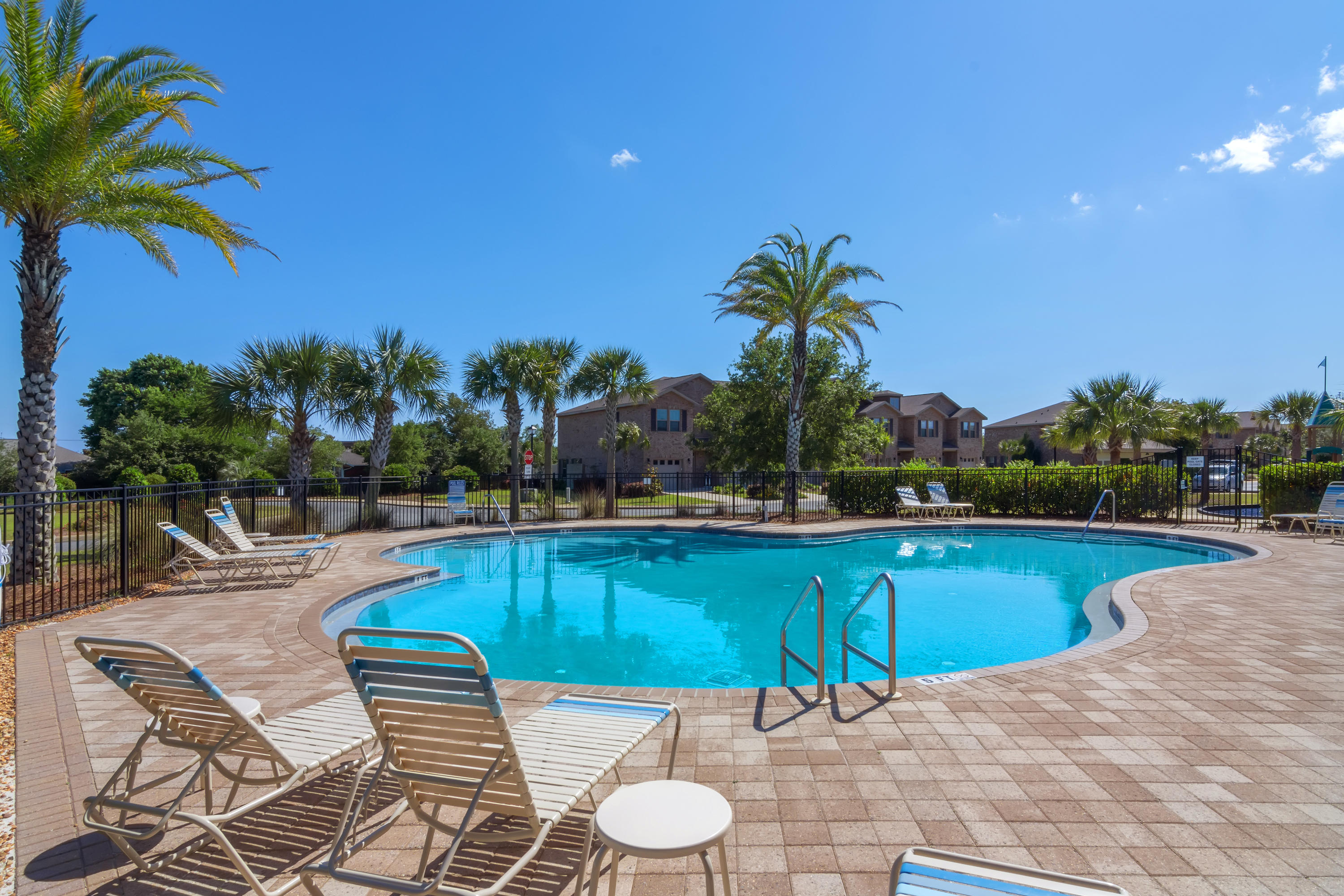 RESERVE POINTE - Residential