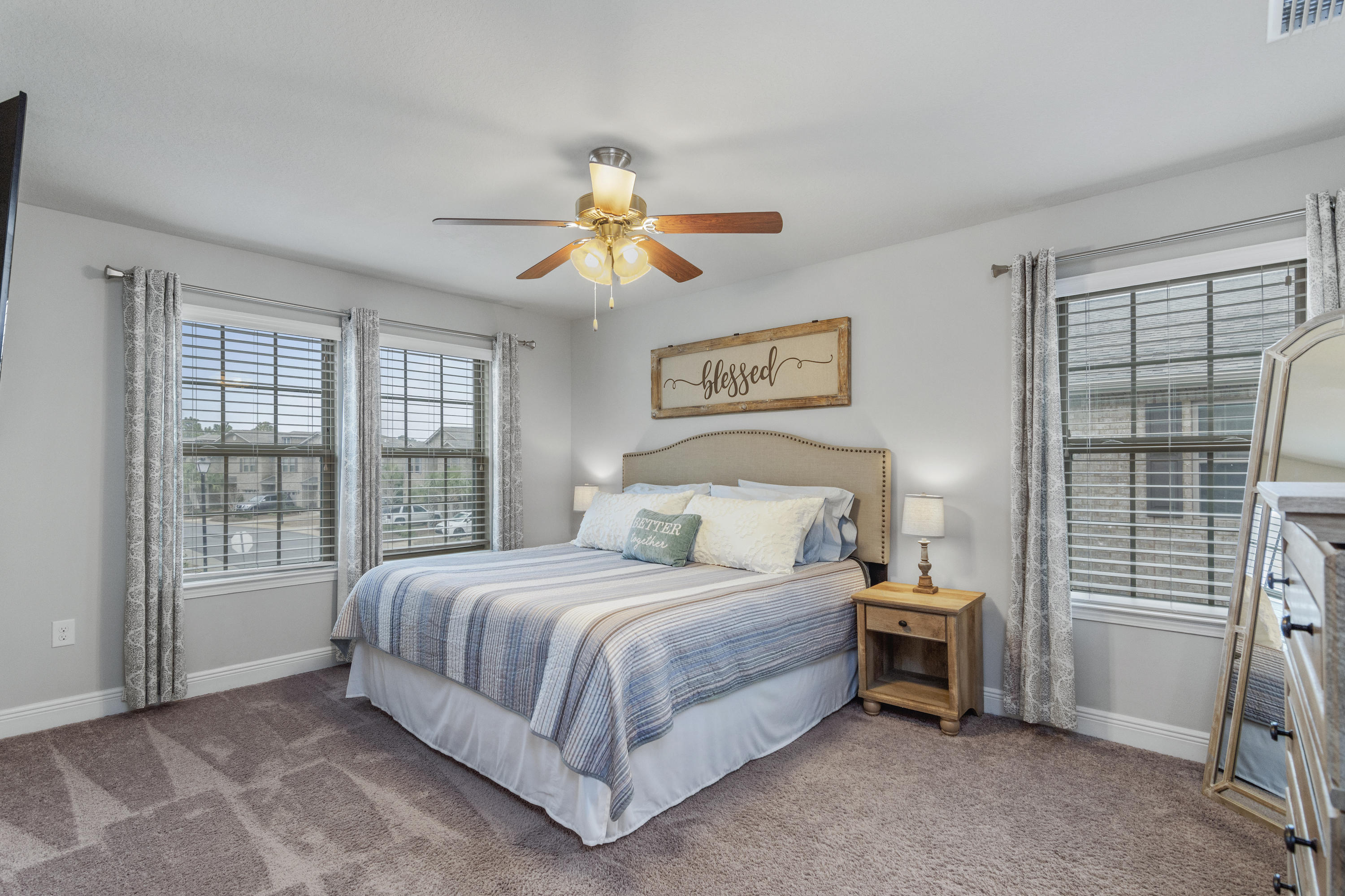 RESERVE POINTE - Residential