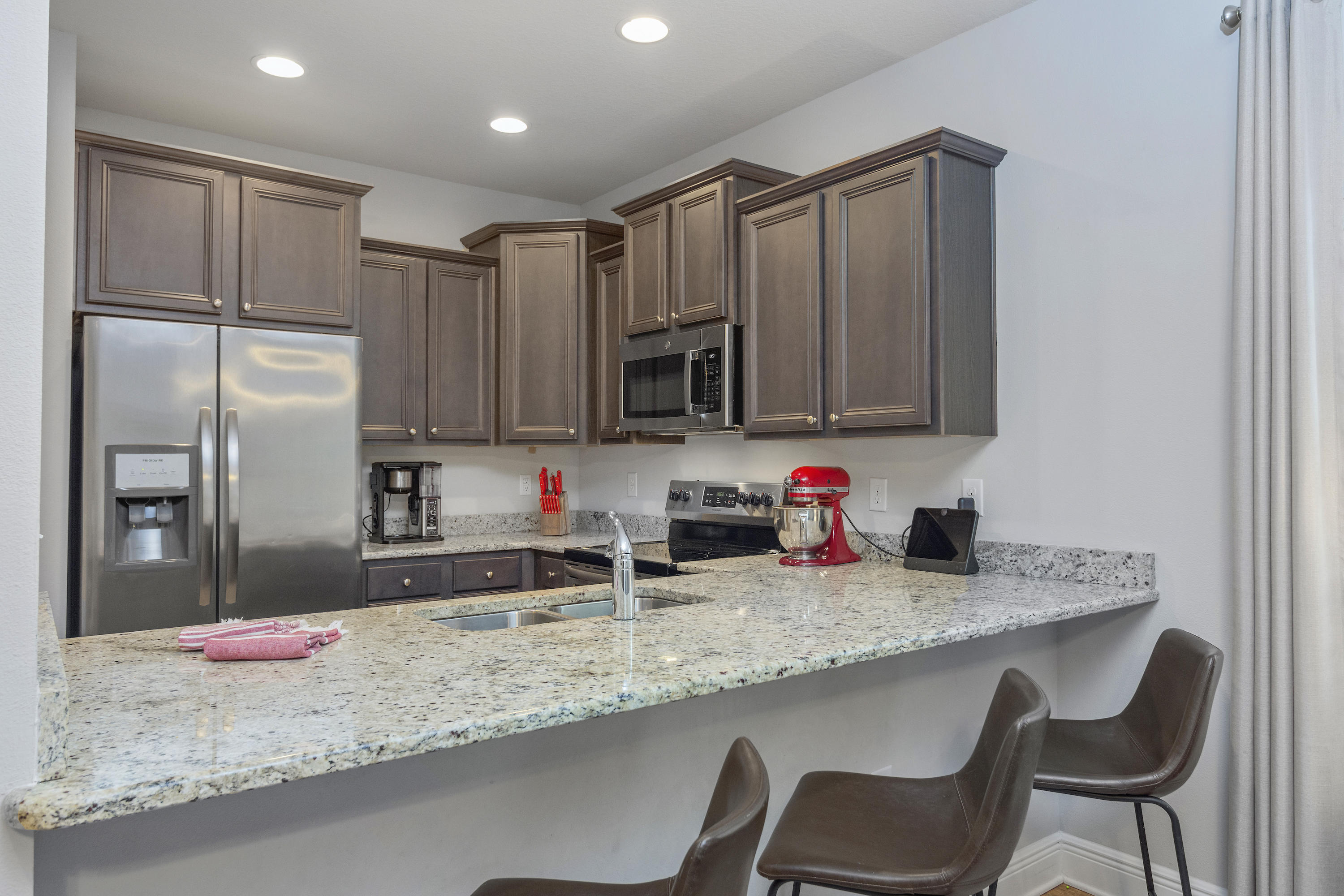 RESERVE POINTE - Residential