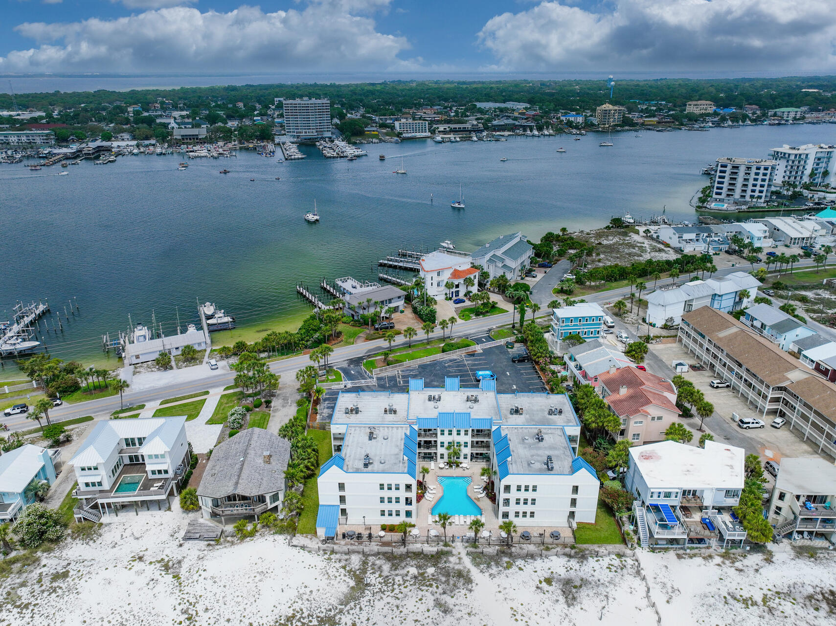 Poolside Villas Resort - Residential