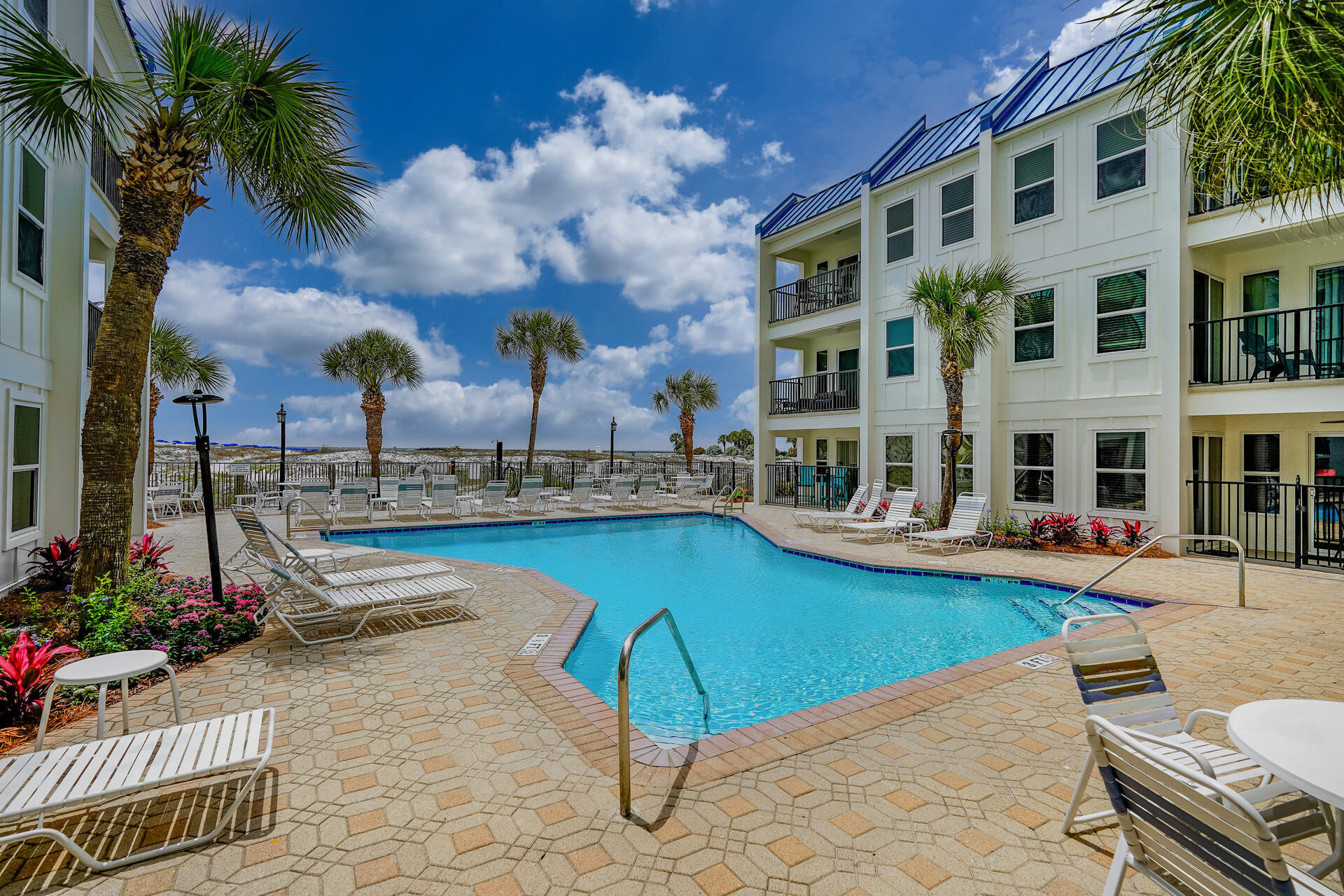 Poolside Villas Resort - Residential