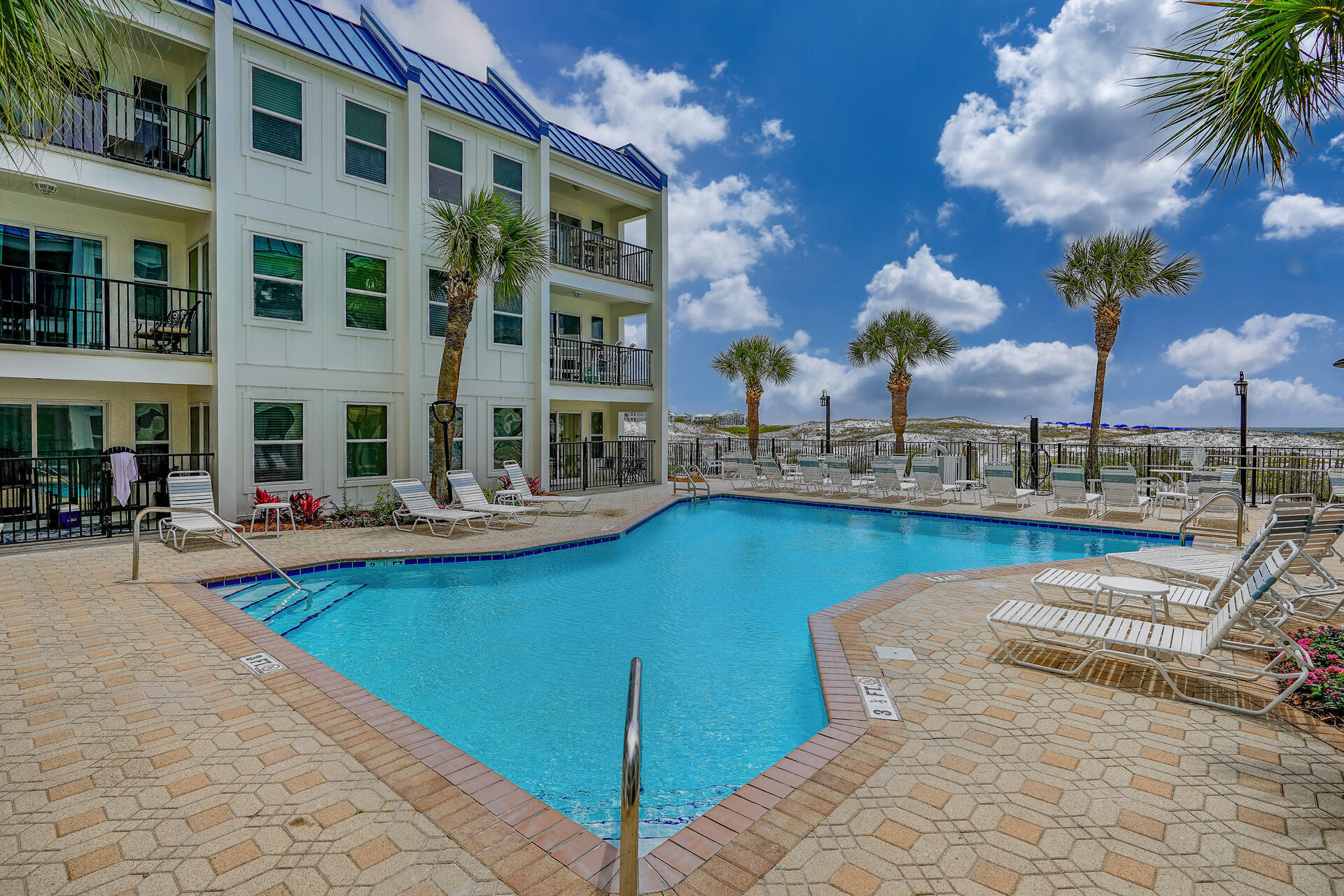 Poolside Villas Resort - Residential