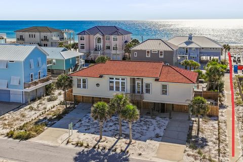 A home in Pensacola Beach