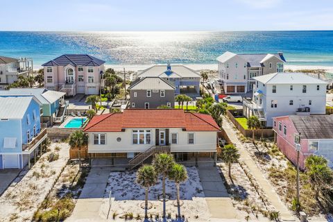 A home in Pensacola Beach