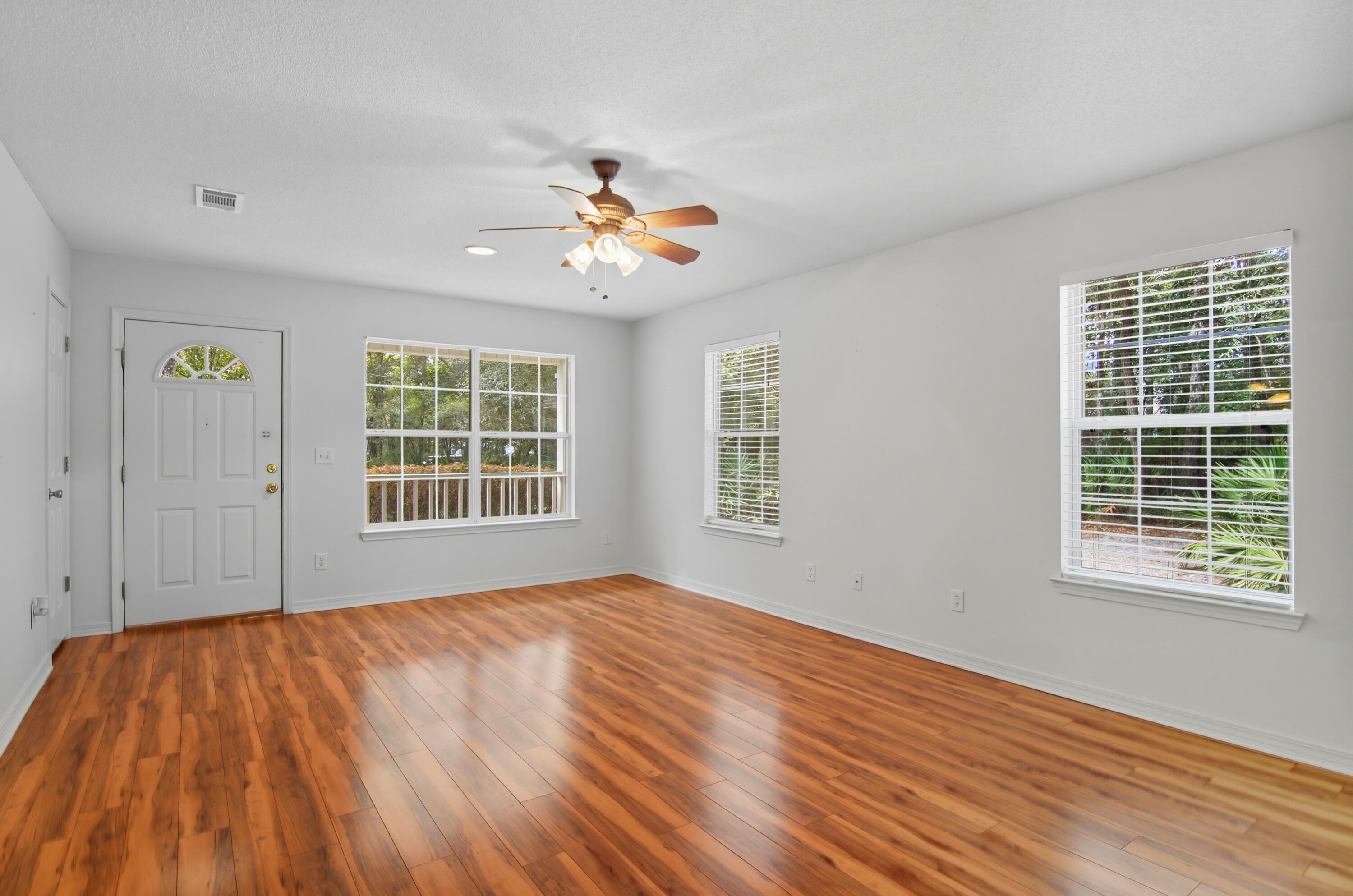 LAGRANGE SHORES - Residential
