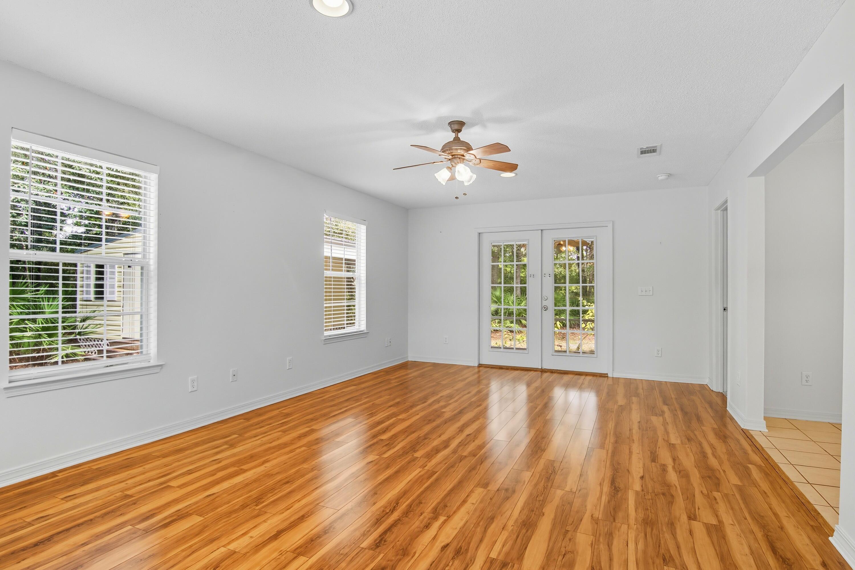 LAGRANGE SHORES - Residential