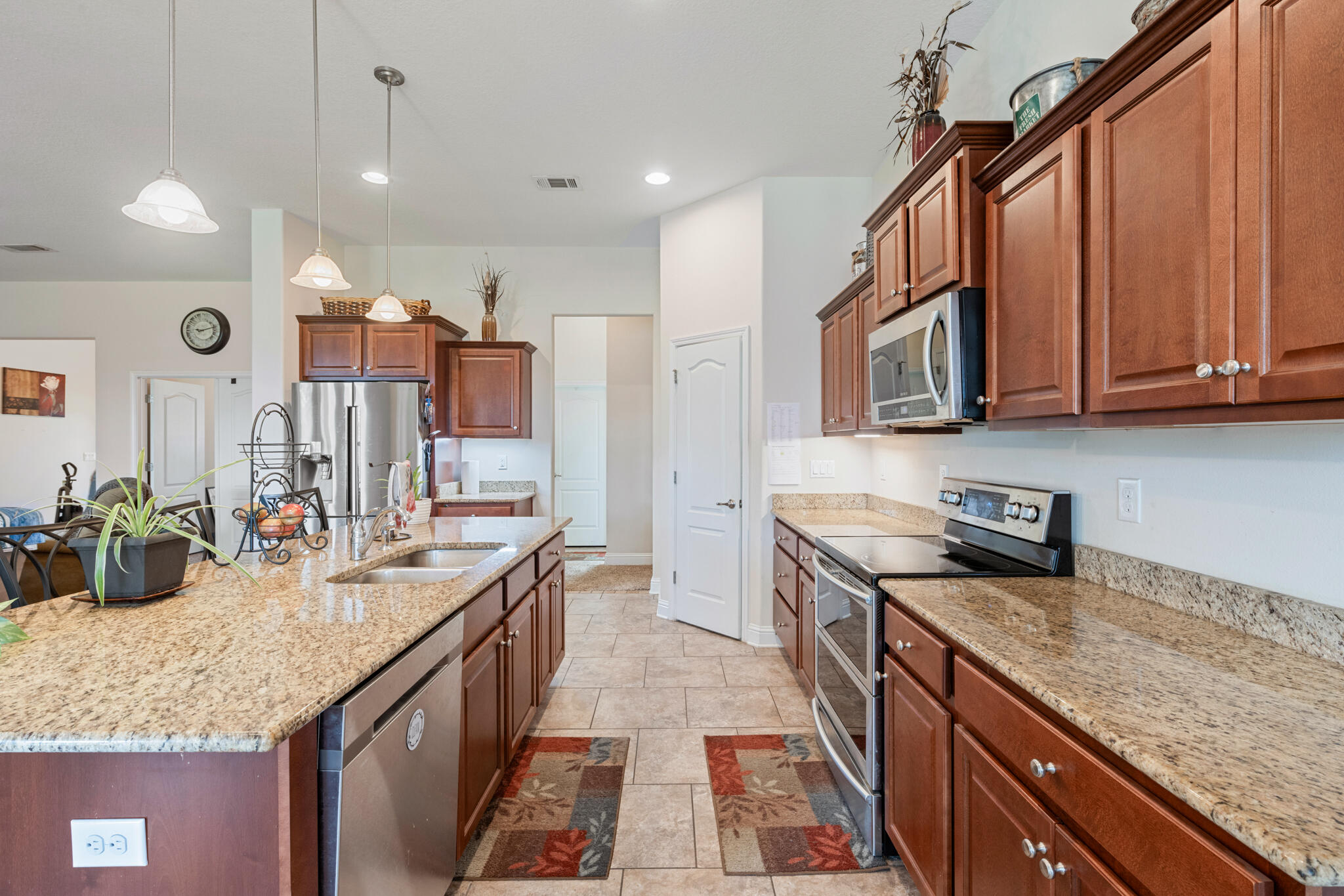 HOLLY HILLS - Residential