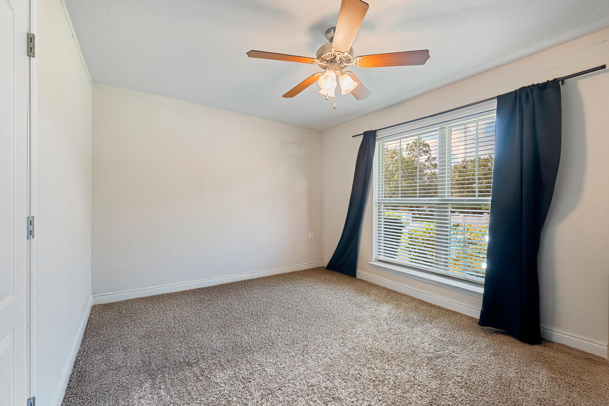 HOLLY HILLS - Residential