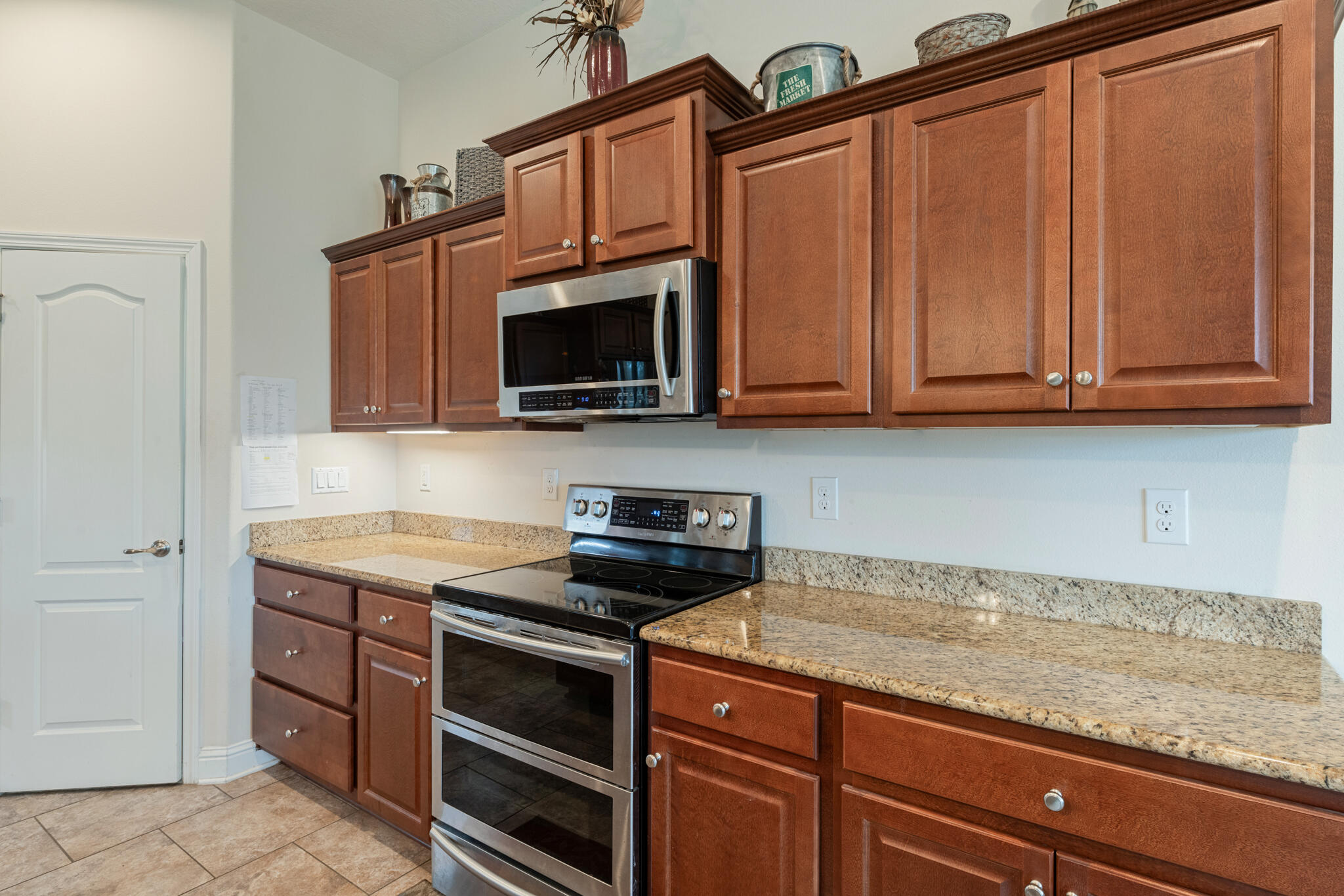 HOLLY HILLS - Residential